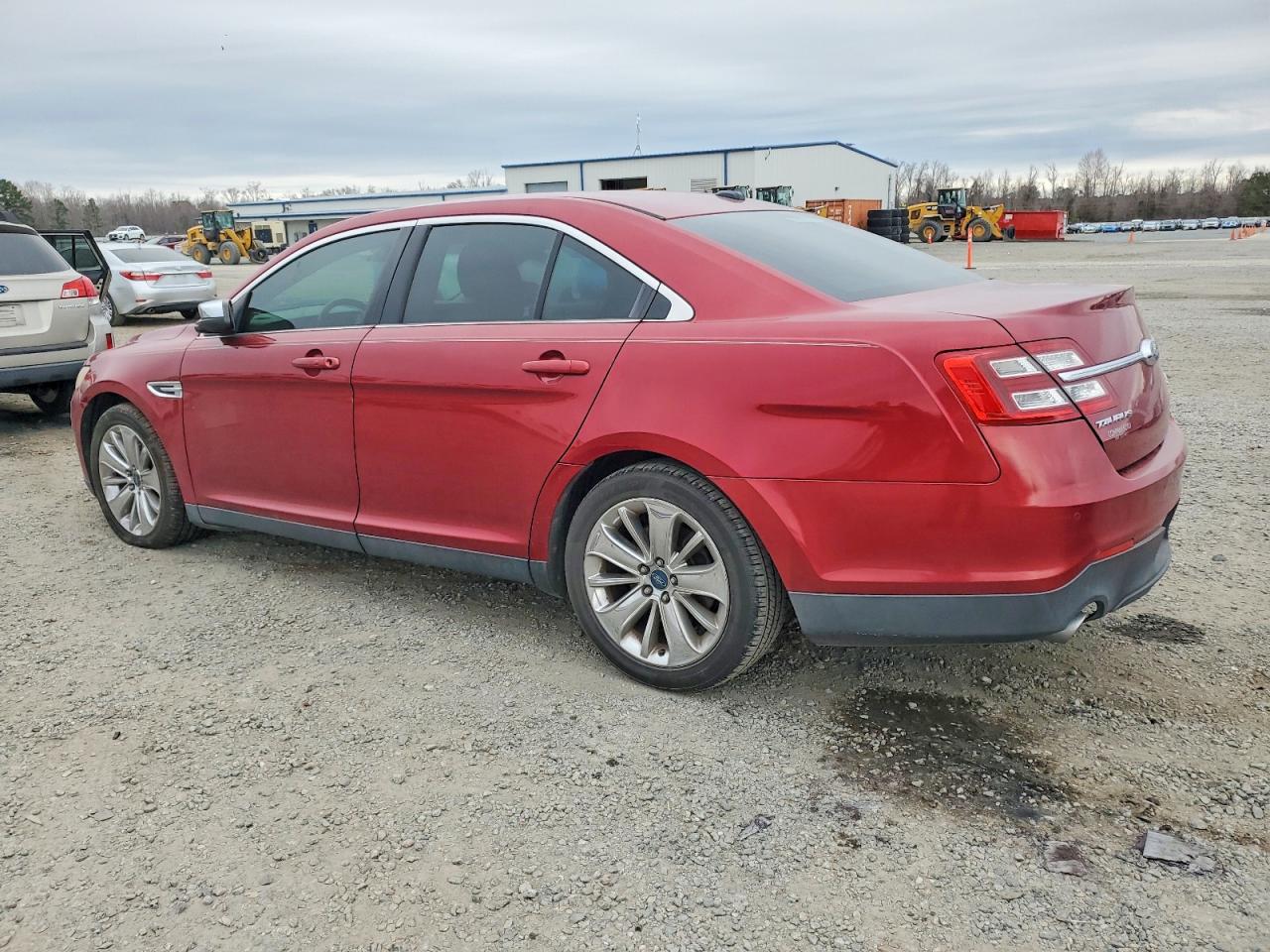 2014 Ford Taurus Limited Red vin: 1FAHP2F89EG116647