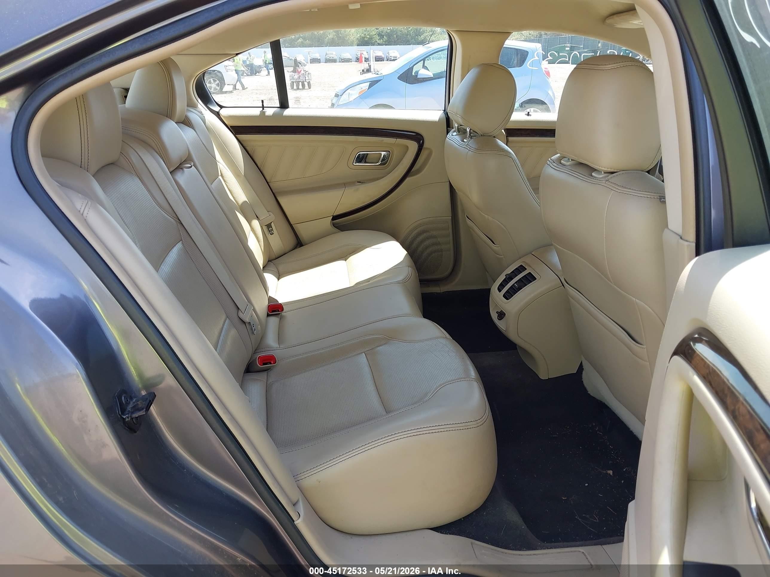 2014 Ford Taurus Limited Silver vin: 1FAHP2F89EG118060