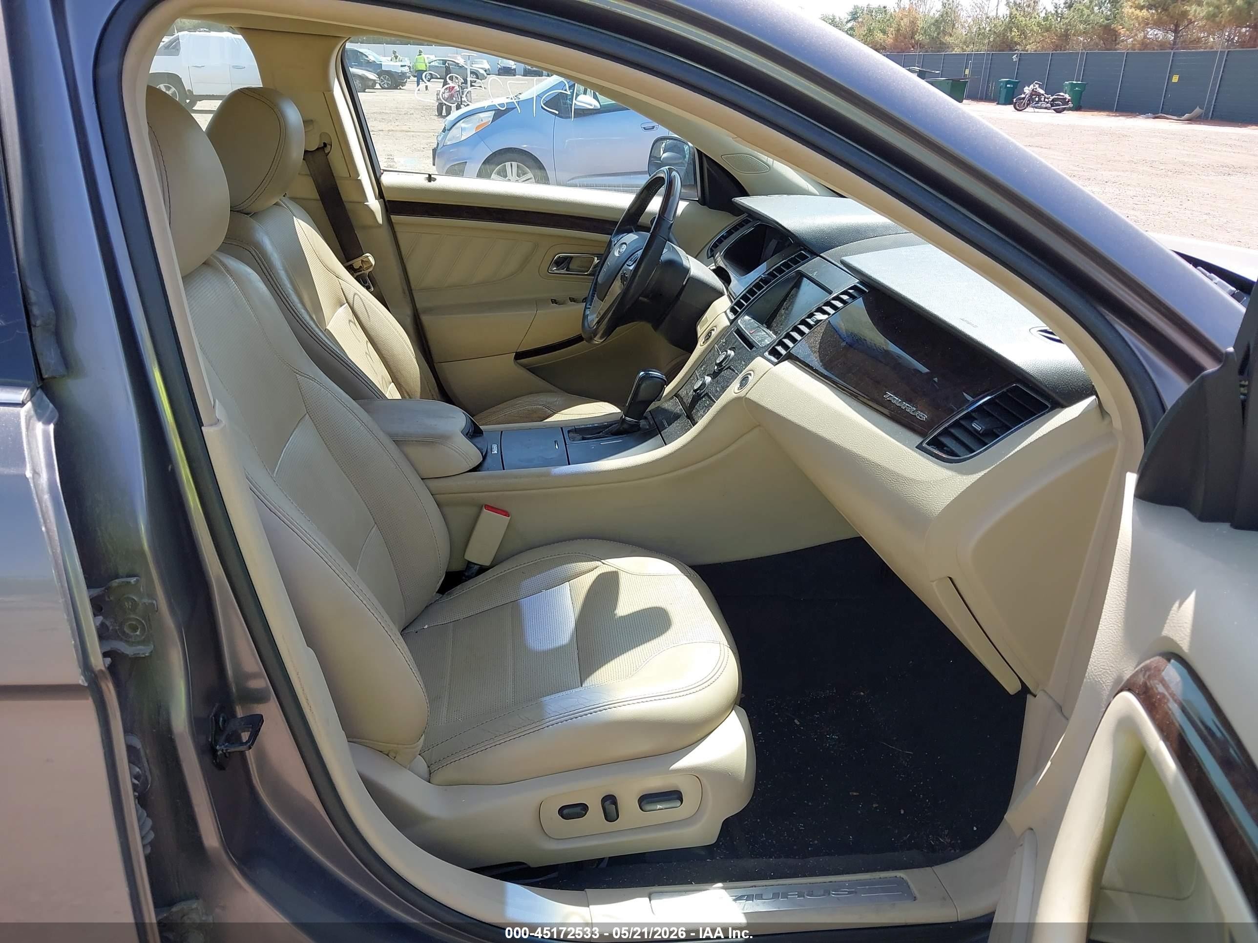 2014 Ford Taurus Limited Silver vin: 1FAHP2F89EG118060