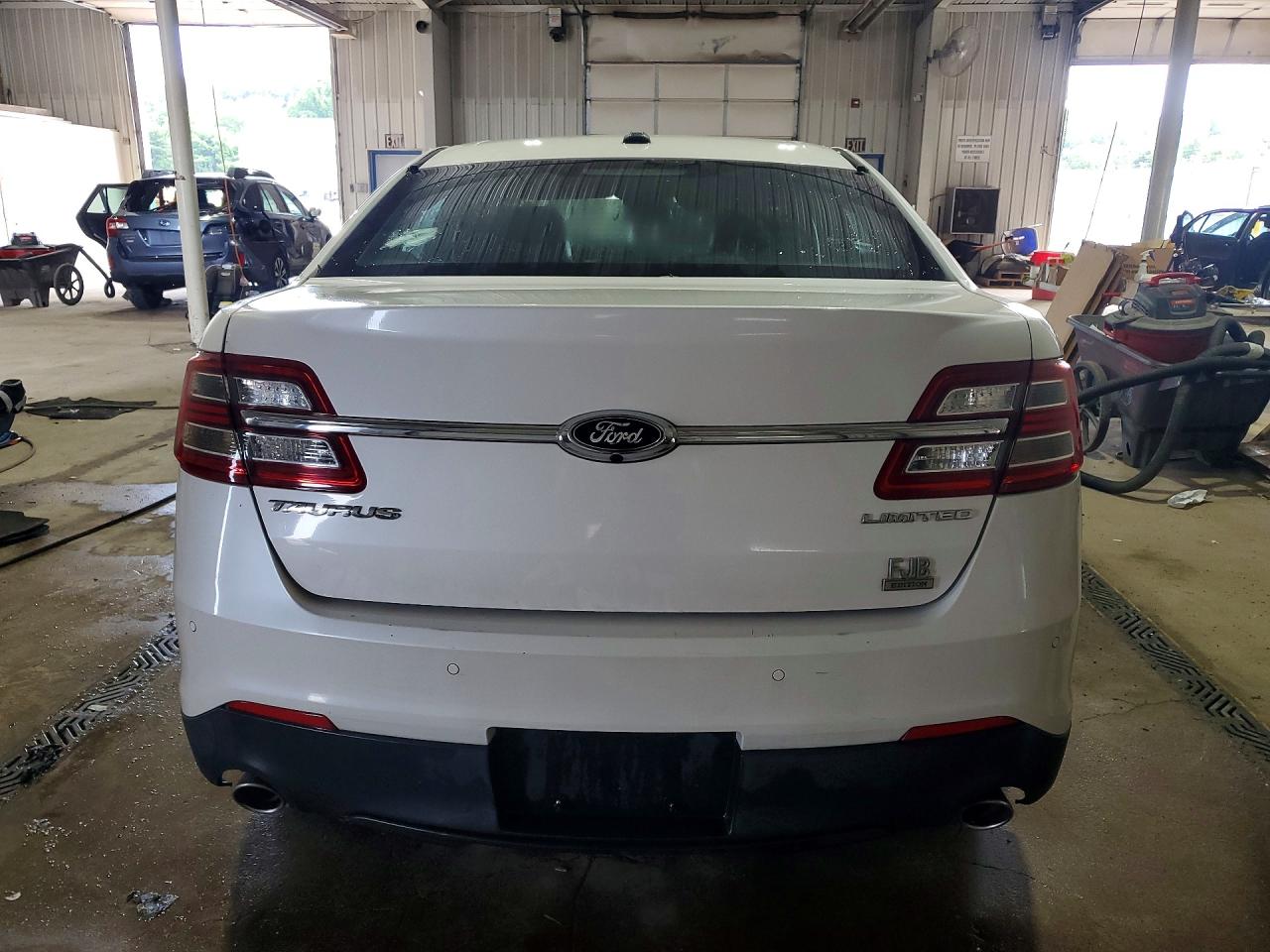 2014 Ford Taurus Limited Белый vin: 1FAHP2F89EG176556