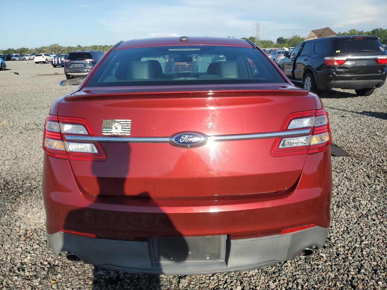 2015 Ford Taurus Limited Red vin: 1FAHP2F89FG168796