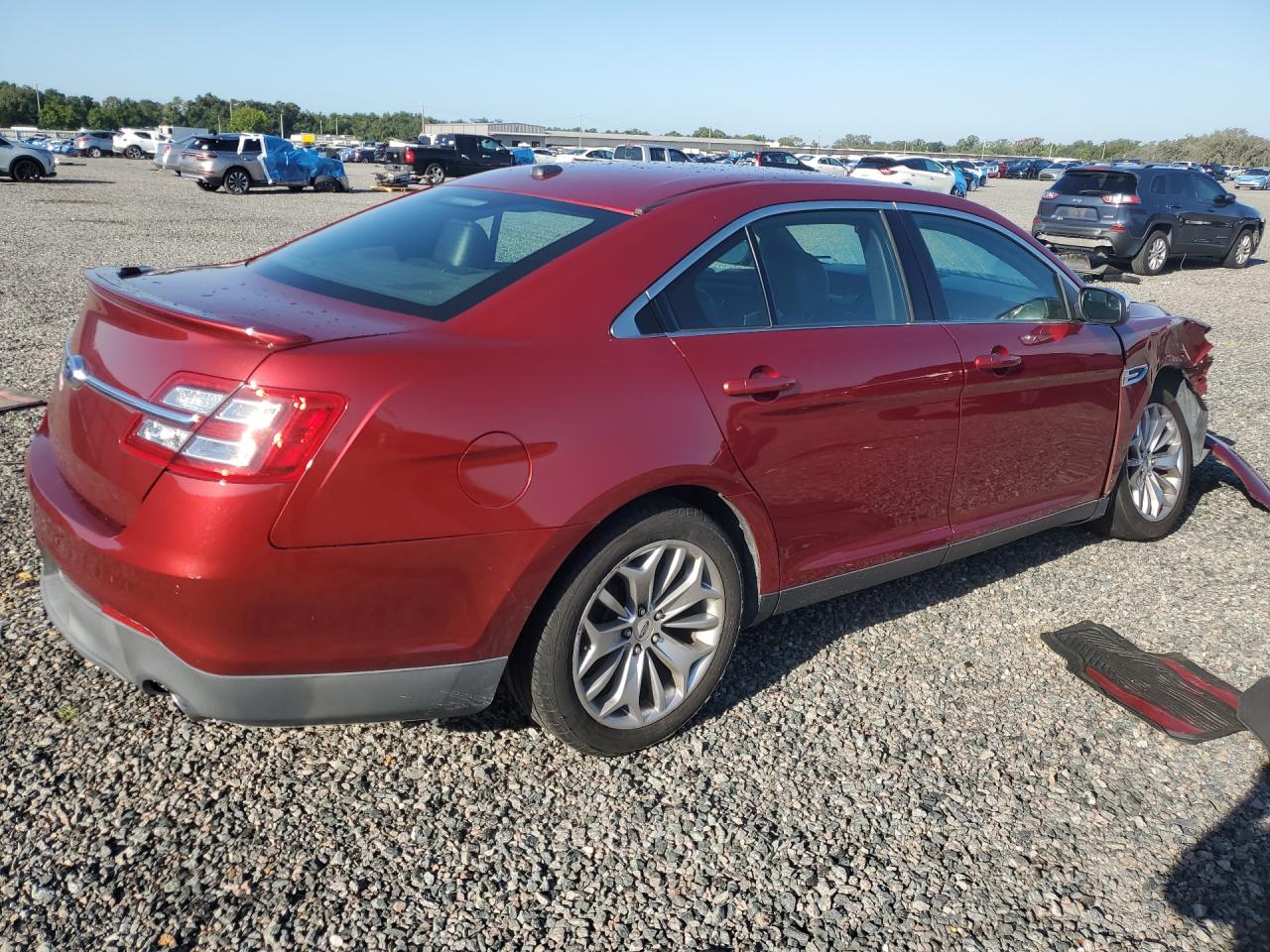 2015 Ford Taurus Limited Red vin: 1FAHP2F89FG168796