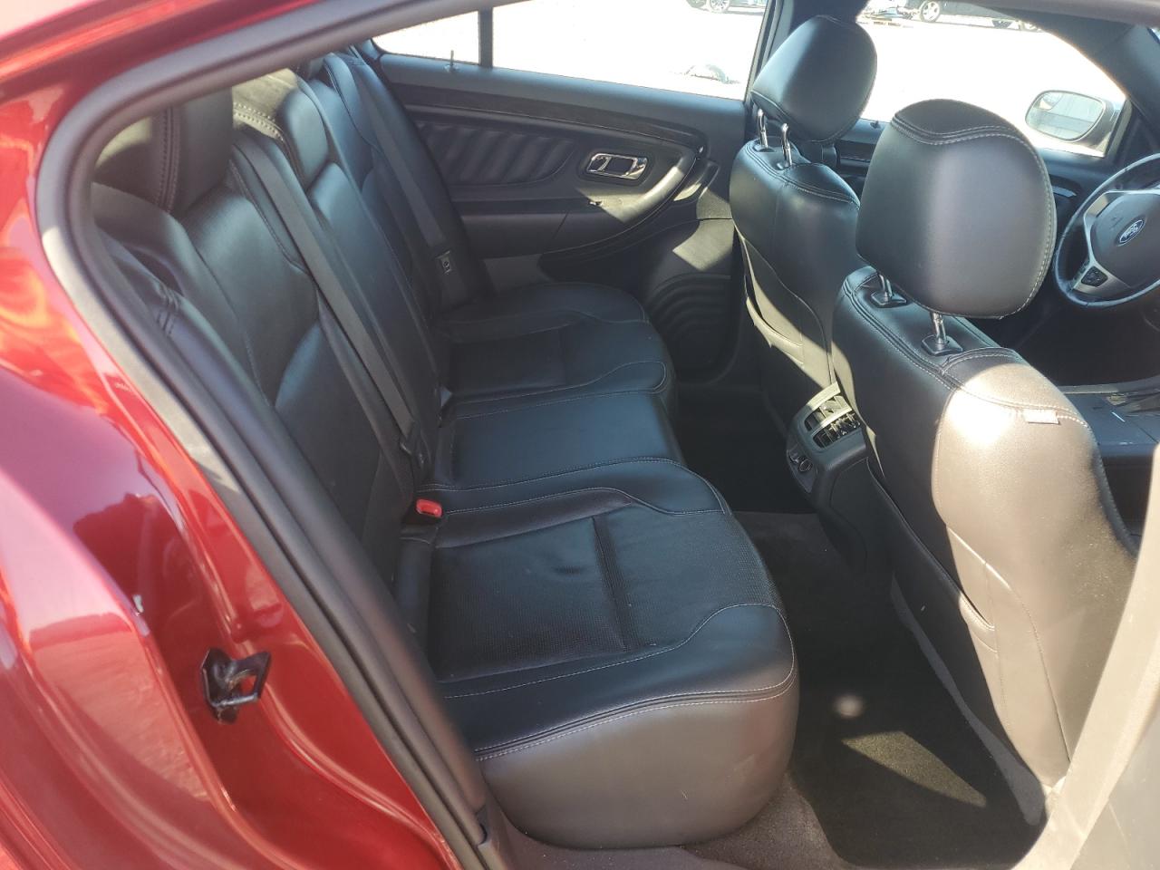 2015 Ford Taurus Limited Red vin: 1FAHP2F89FG168796