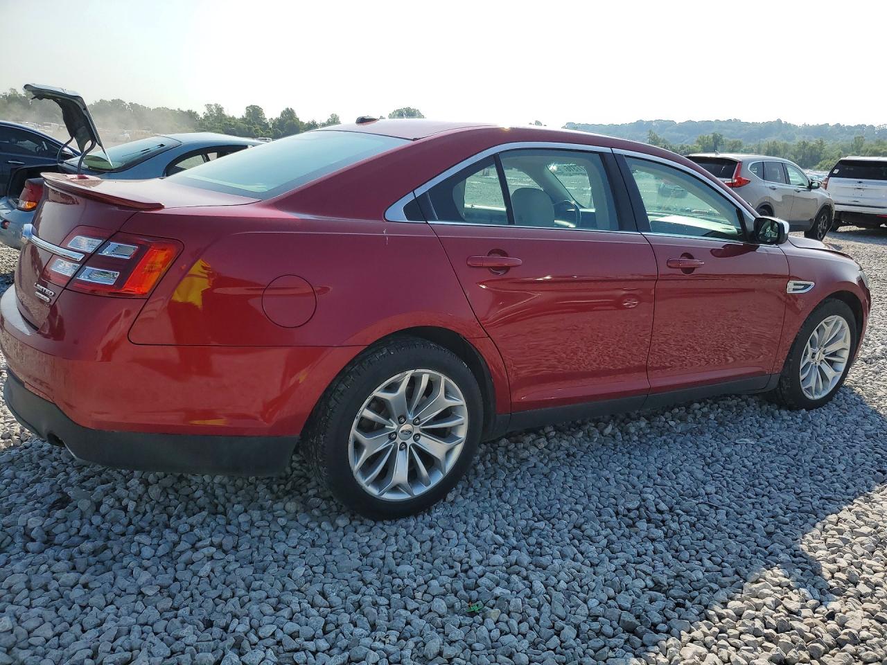 2016 Ford Taurus Limited Red vin: 1FAHP2F89GG133452