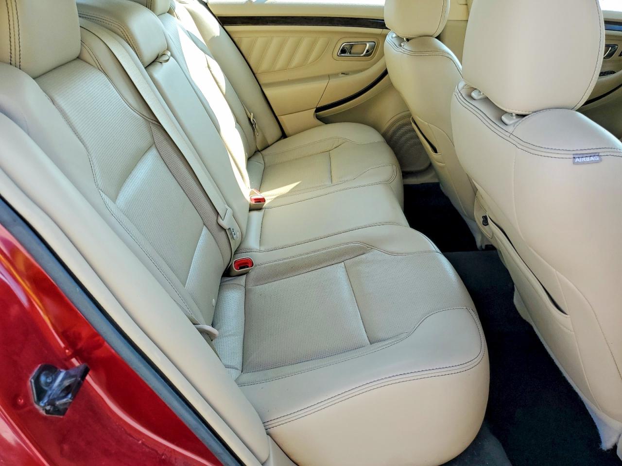 2016 Ford Taurus Limited Red vin: 1FAHP2F89GG133452