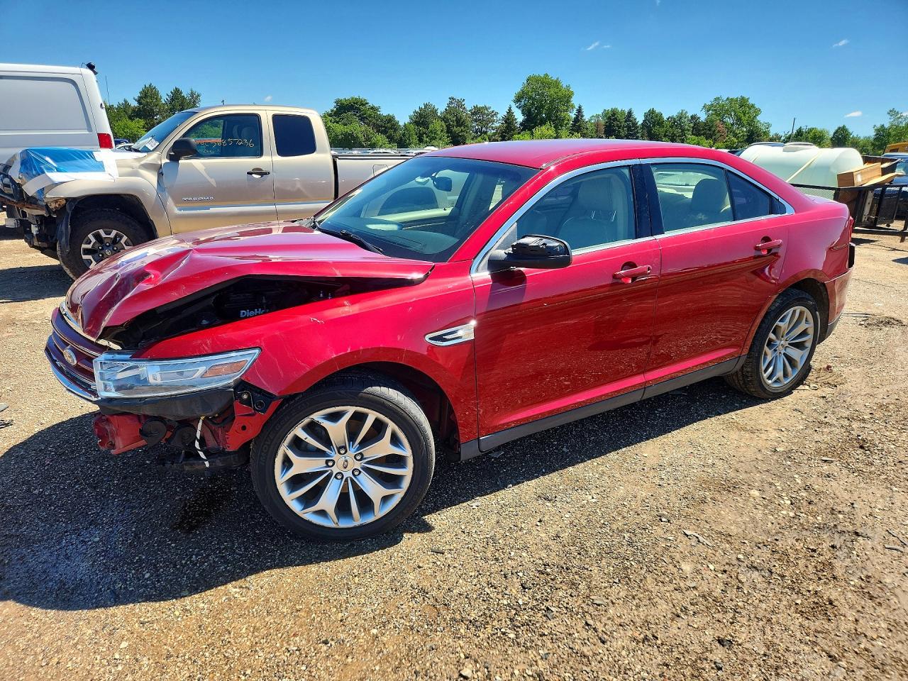 2013 Ford Taurus Limited Red vin: 1FAHP2F8XDG137764