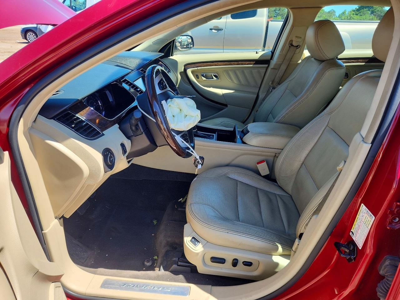 2013 Ford Taurus Limited Red vin: 1FAHP2F8XDG137764