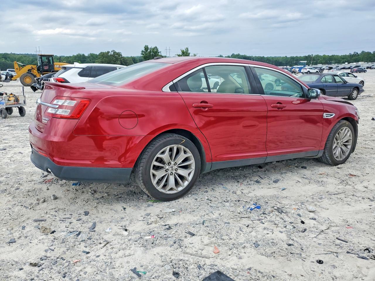 2013 Ford Taurus Red vin: 1FAHP2F8XDG149493