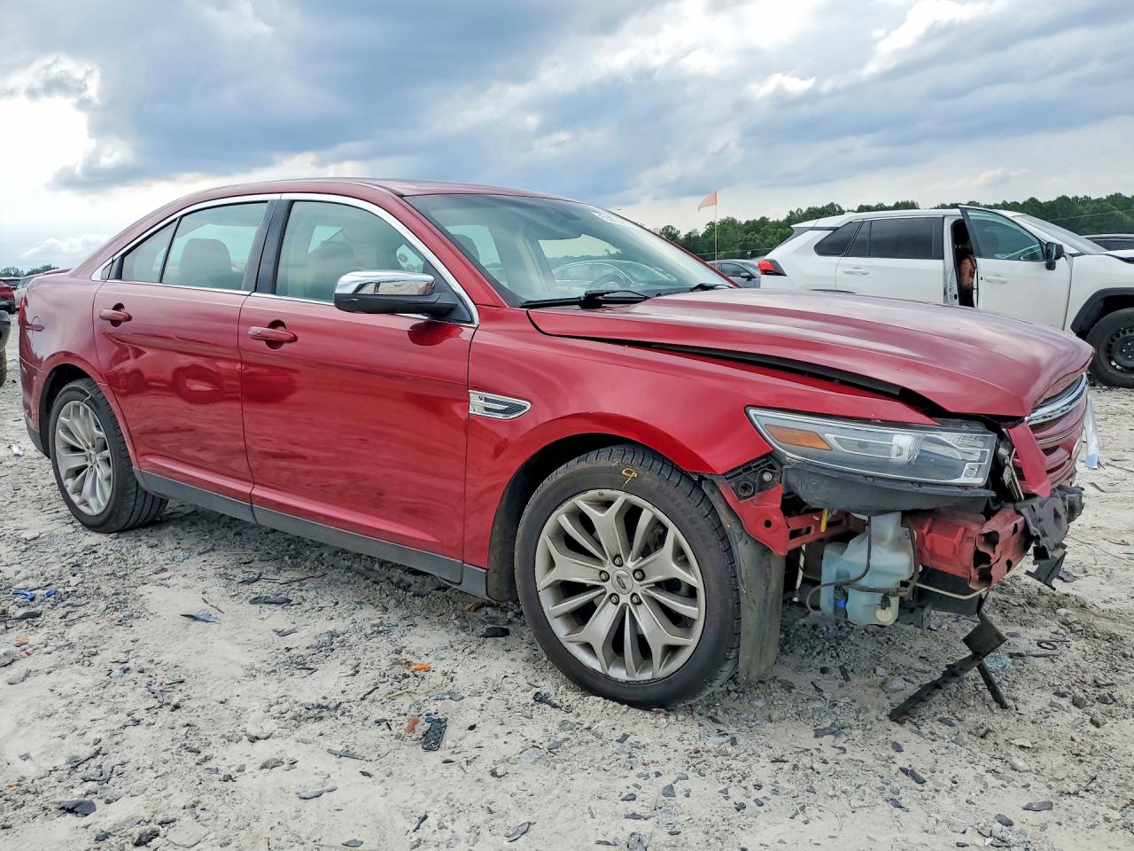 2013 Ford Taurus Red vin: 1FAHP2F8XDG149493