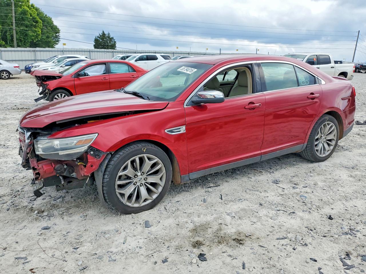 2013 Ford Taurus Красный vin: 1FAHP2F8XDG149493