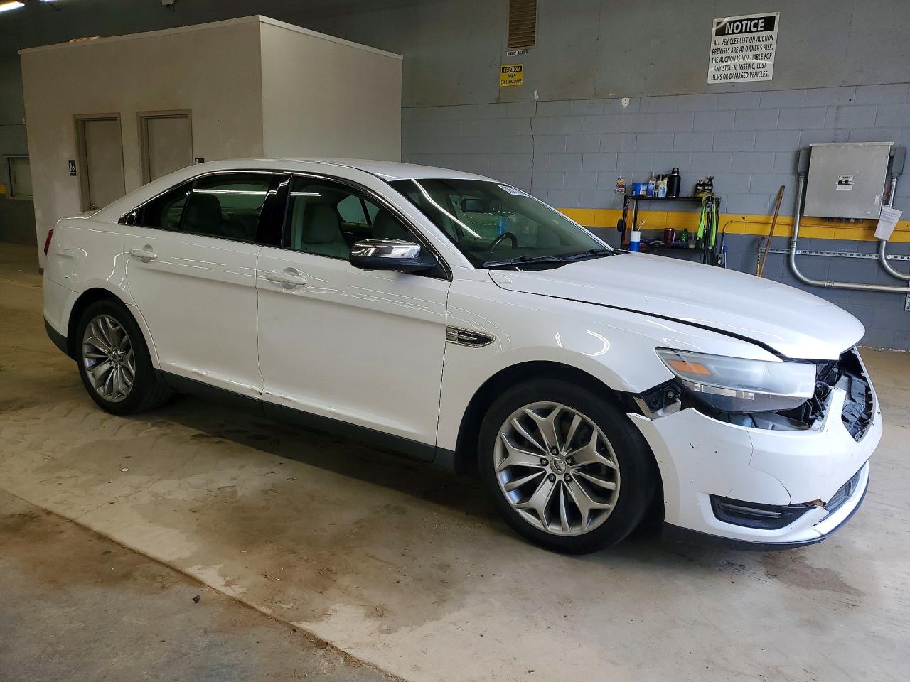 2014 Ford Taurus Limited White vin: 1FAHP2F8XEG128564
