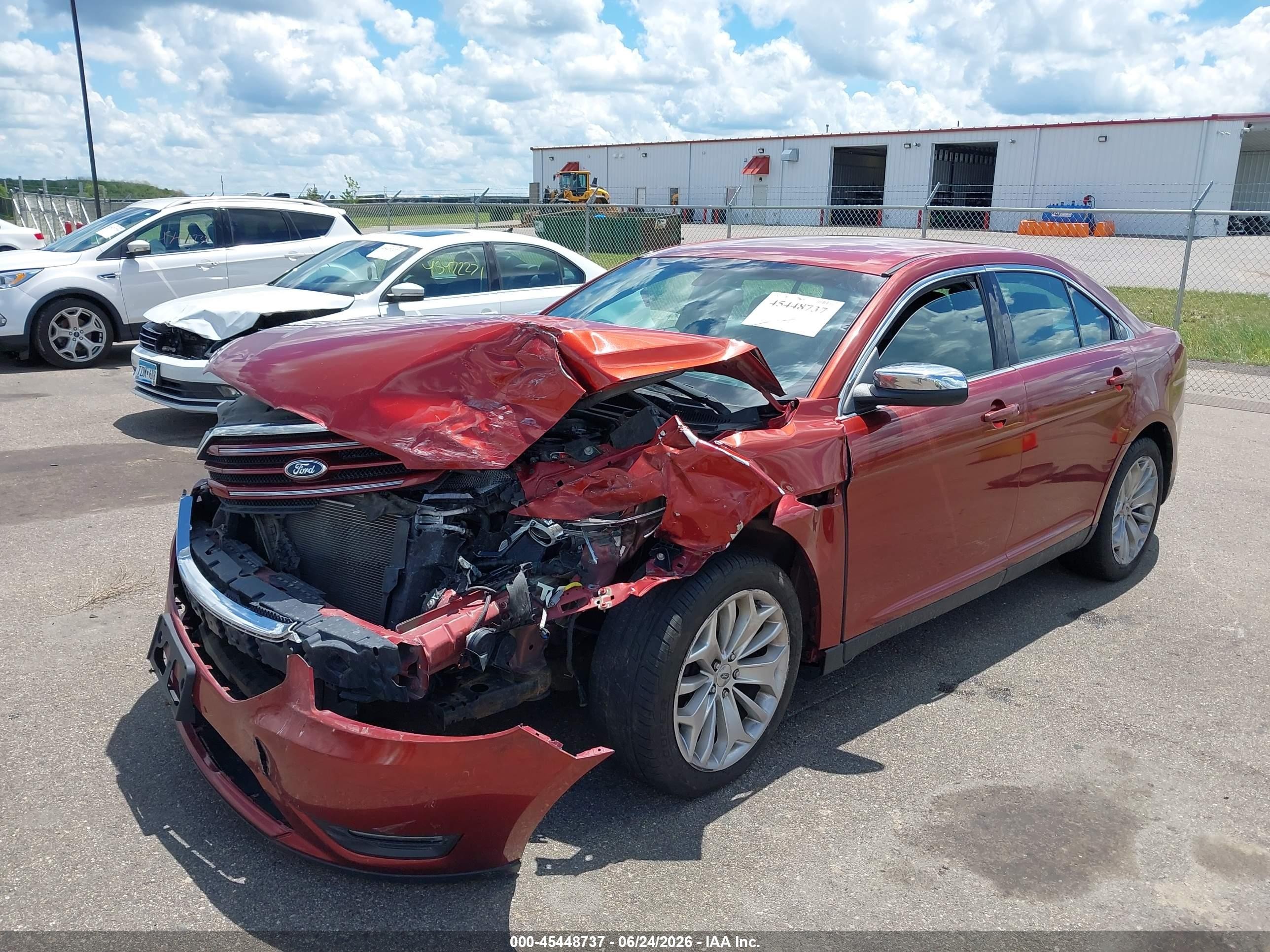 2014 Ford Taurus Limited Red vin: 1FAHP2F8XEG165369