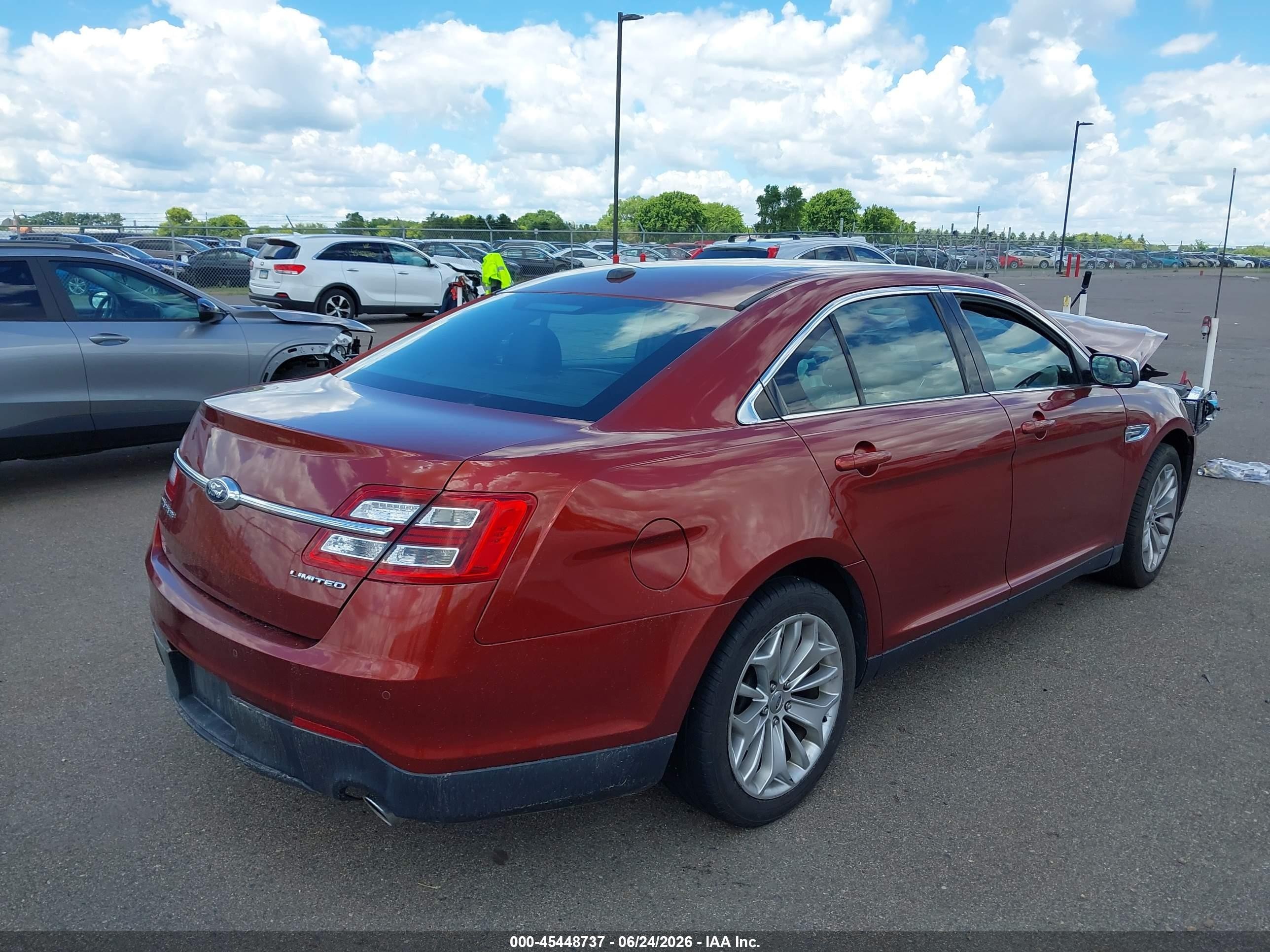 2014 Ford Taurus Limited Red vin: 1FAHP2F8XEG165369