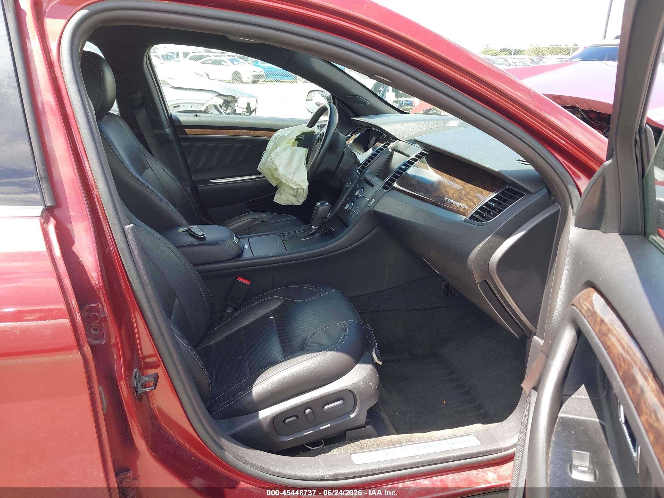 2014 Ford Taurus Limited Red vin: 1FAHP2F8XEG165369