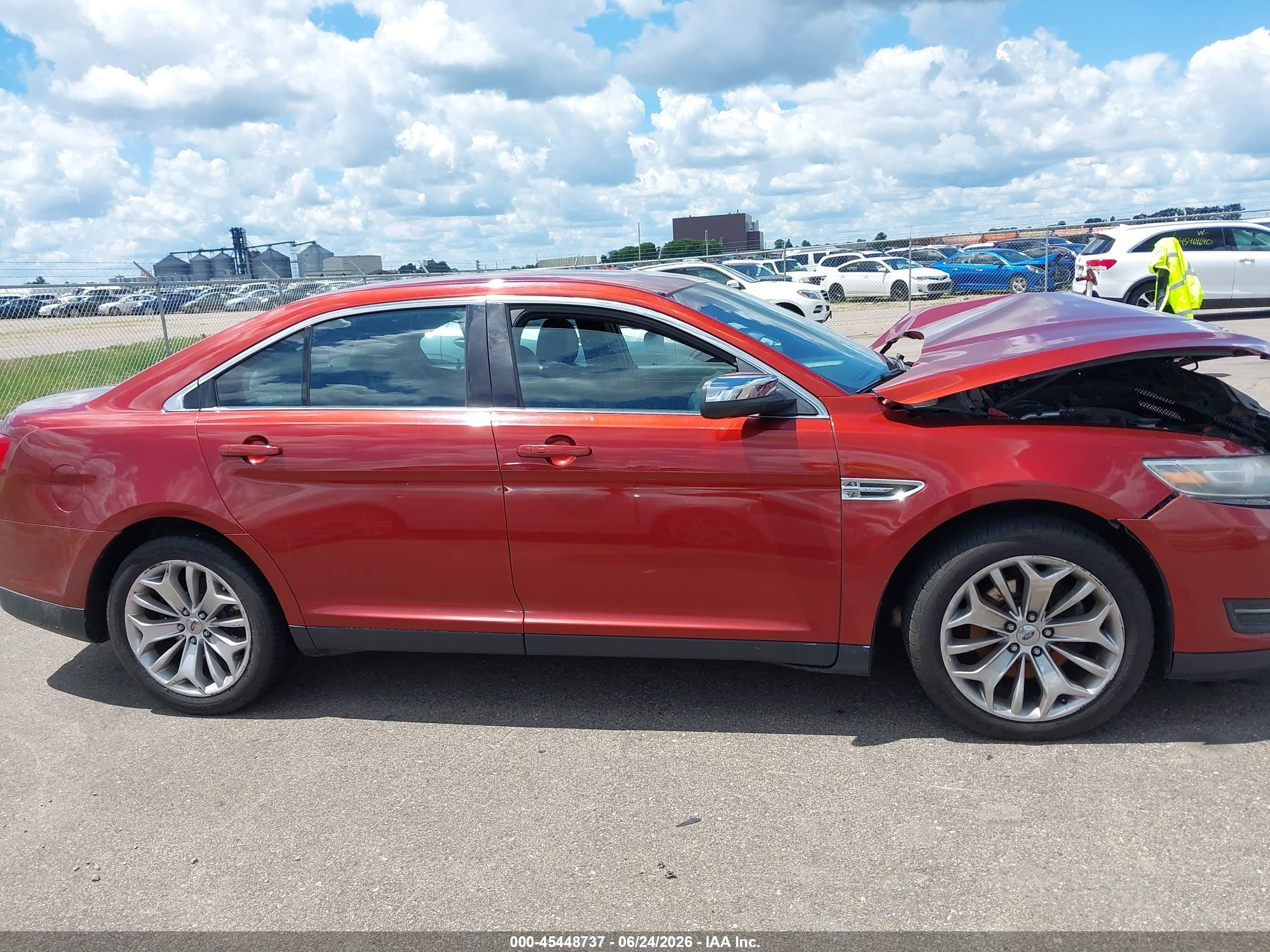 2014 Ford Taurus Limited Red vin: 1FAHP2F8XEG165369