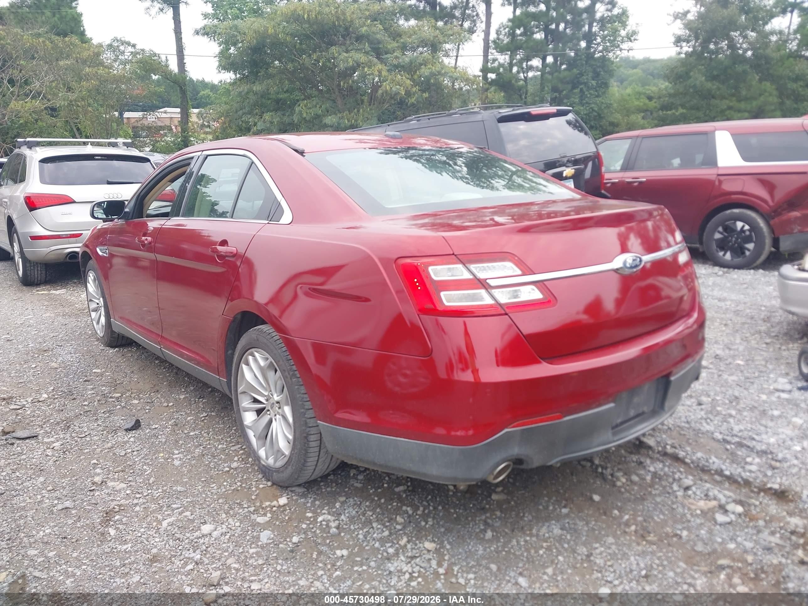 2015 Ford Taurus Limited Red vin: 1FAHP2F8XFG102676