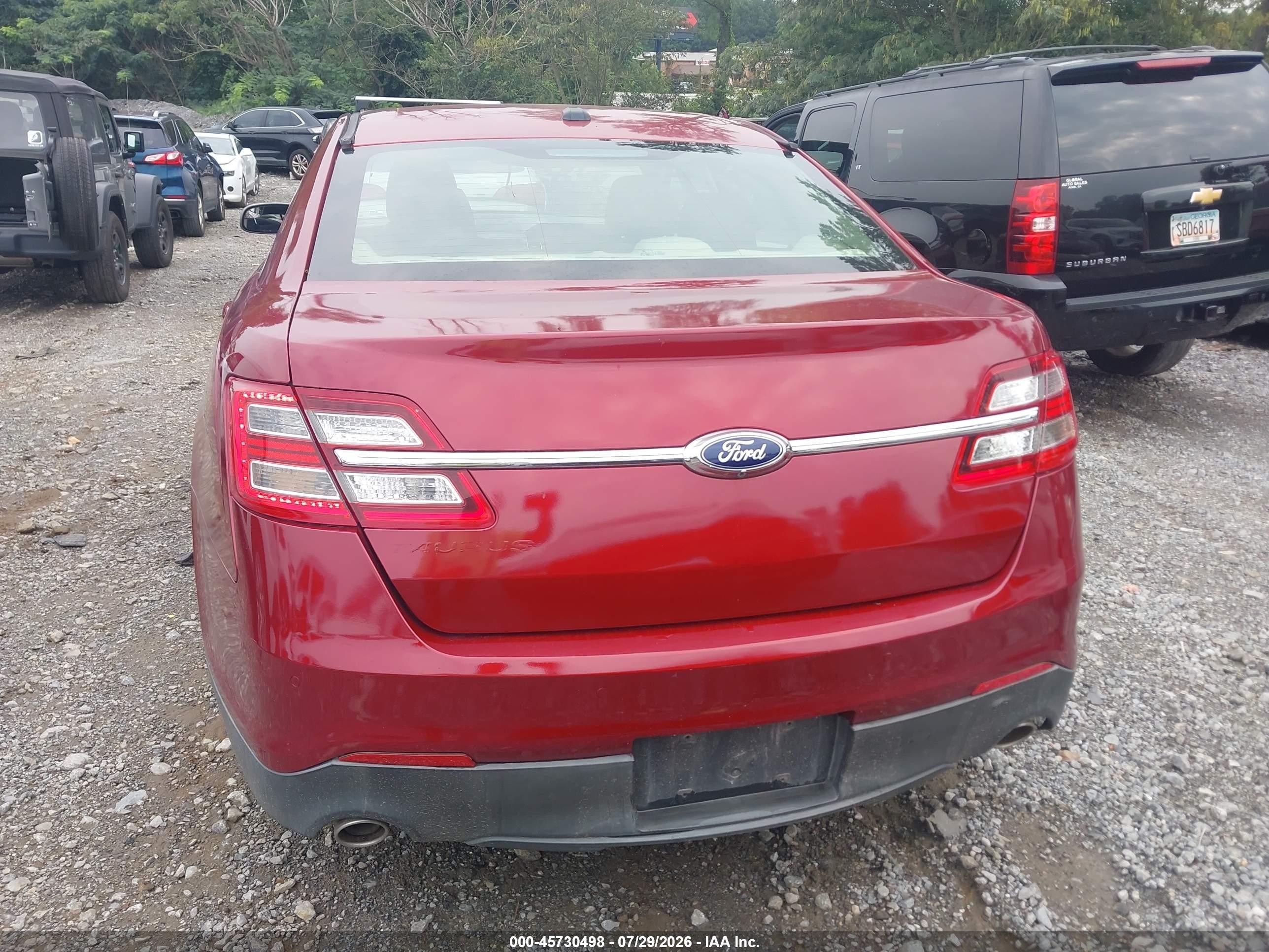 2015 Ford Taurus Limited Red vin: 1FAHP2F8XFG102676