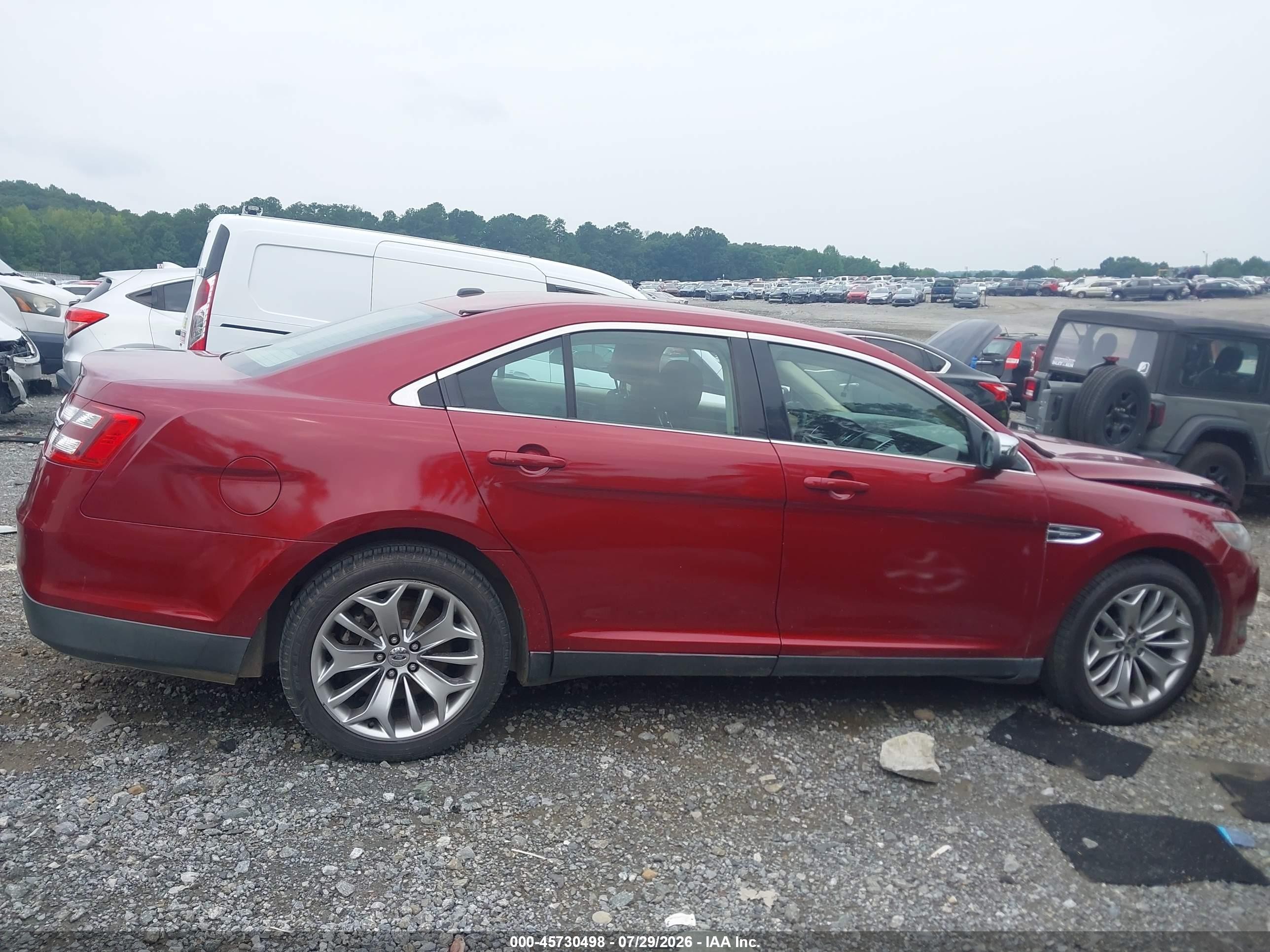 2015 Ford Taurus Limited Red vin: 1FAHP2F8XFG102676