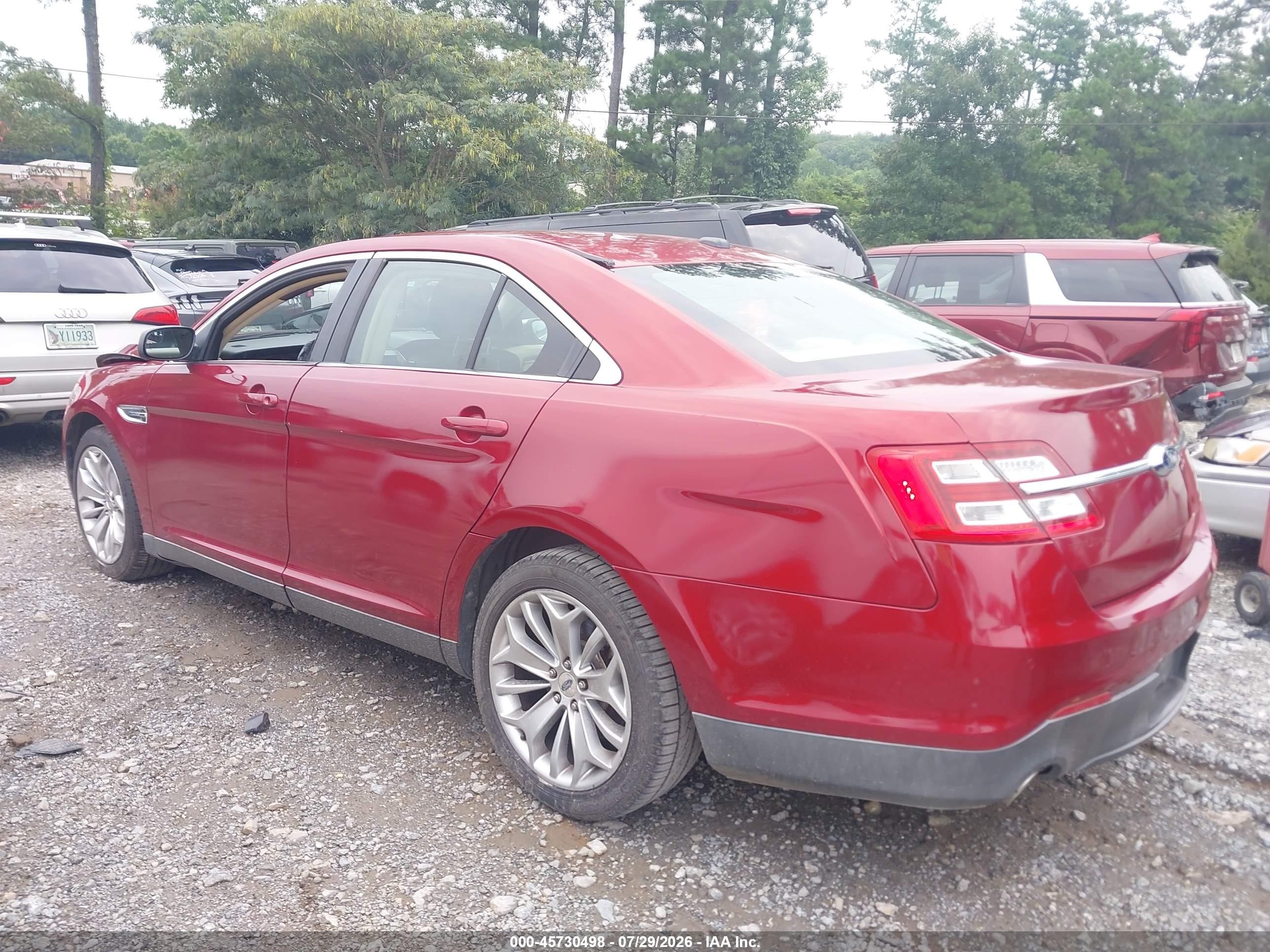 2015 Ford Taurus Limited Red vin: 1FAHP2F8XFG102676