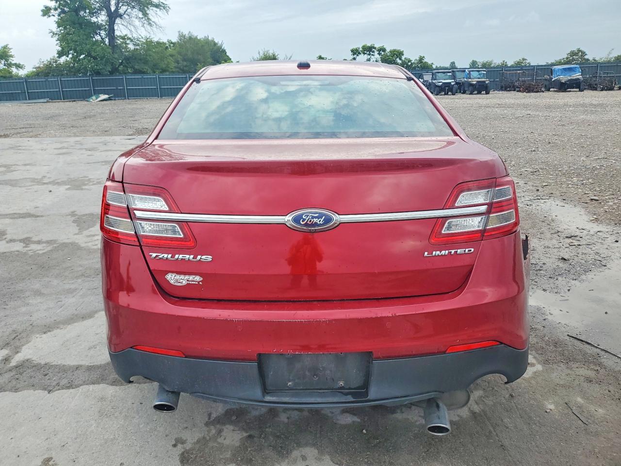 2015 Ford Taurus Limited Red vin: 1FAHP2F8XFG102998