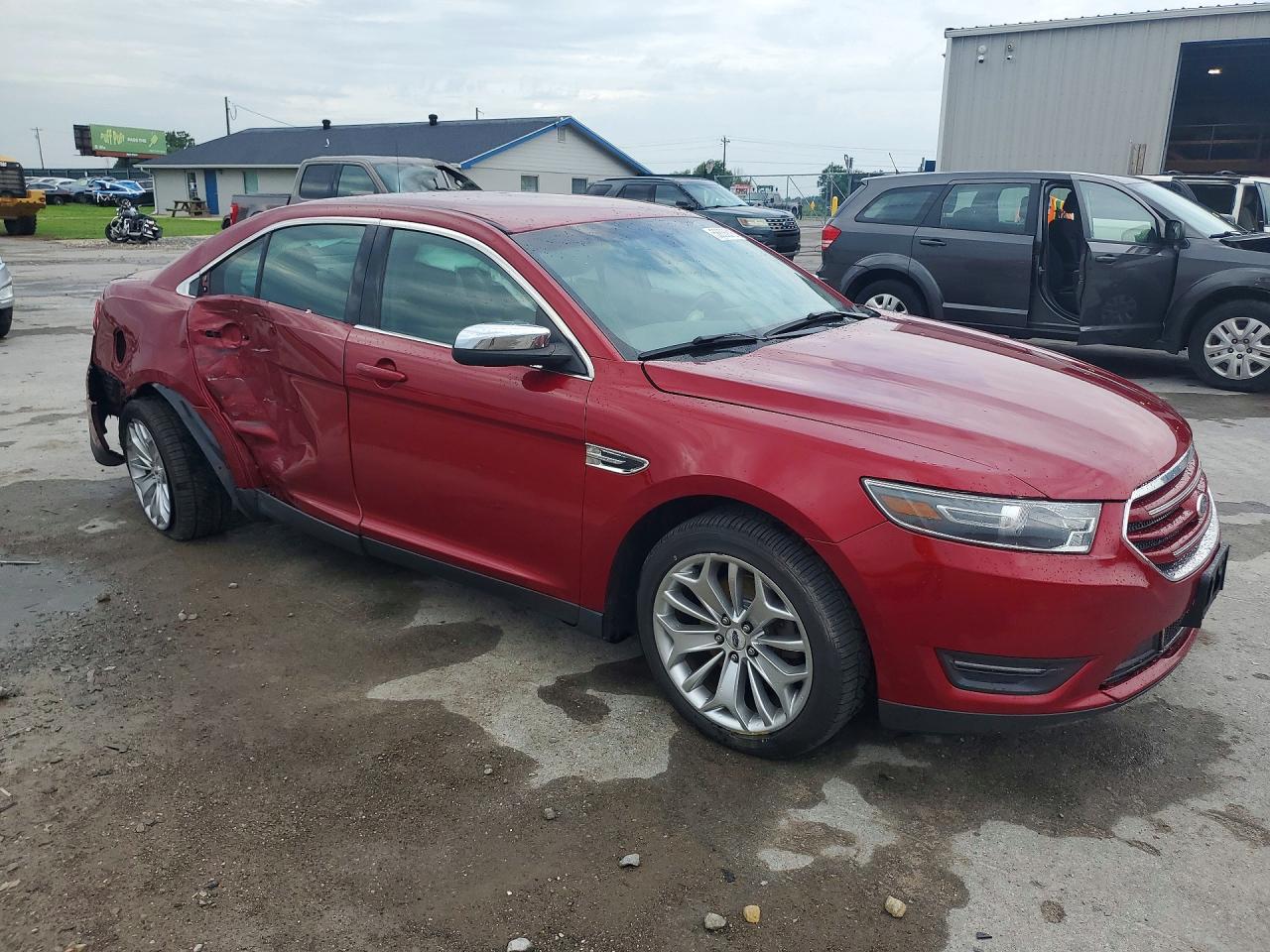 2015 Ford Taurus Limited Red vin: 1FAHP2F8XFG102998