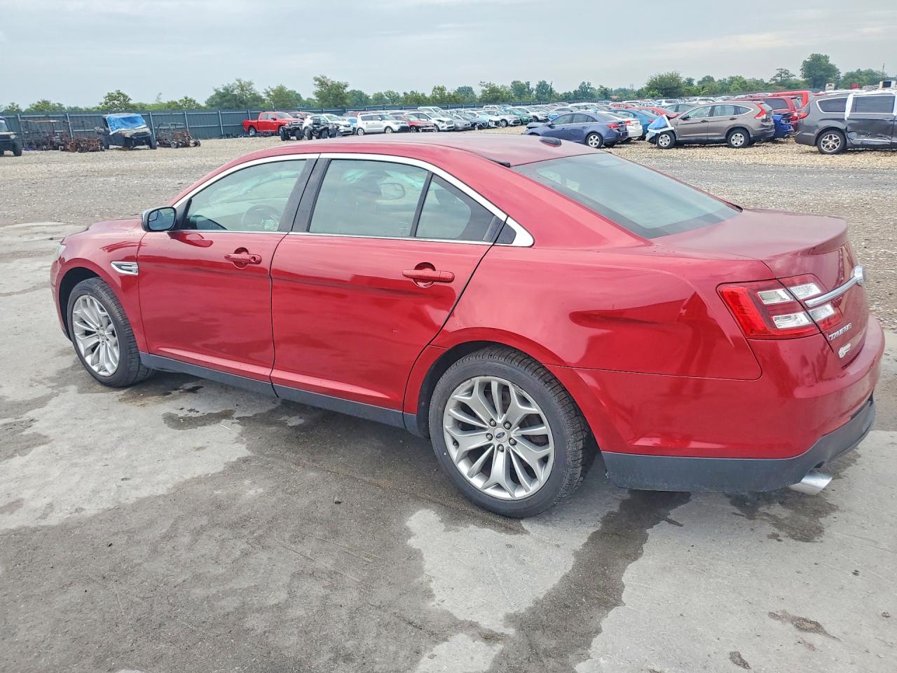 2015 Ford Taurus Limited Red vin: 1FAHP2F8XFG102998