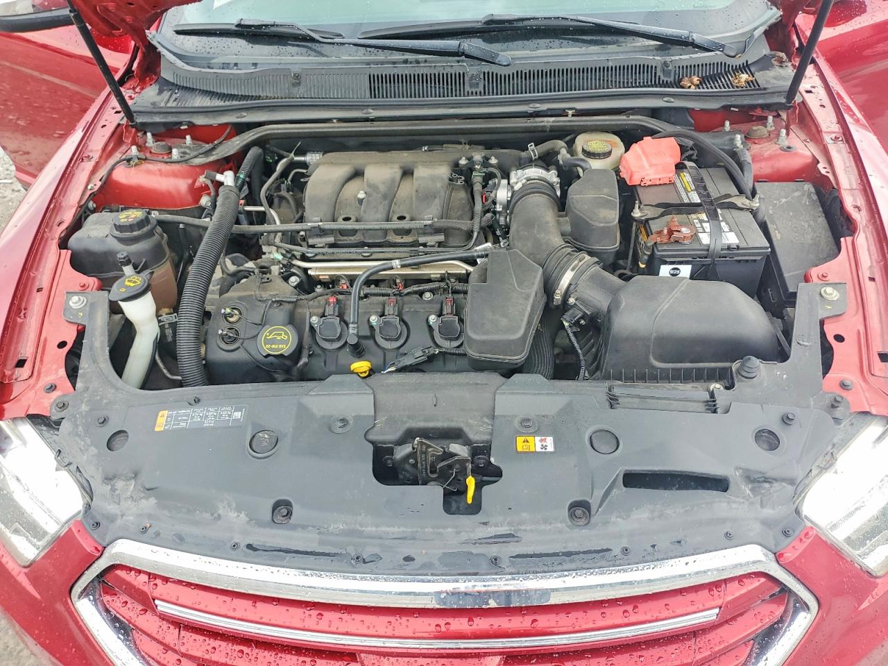 2015 Ford Taurus Limited Red vin: 1FAHP2F8XFG102998