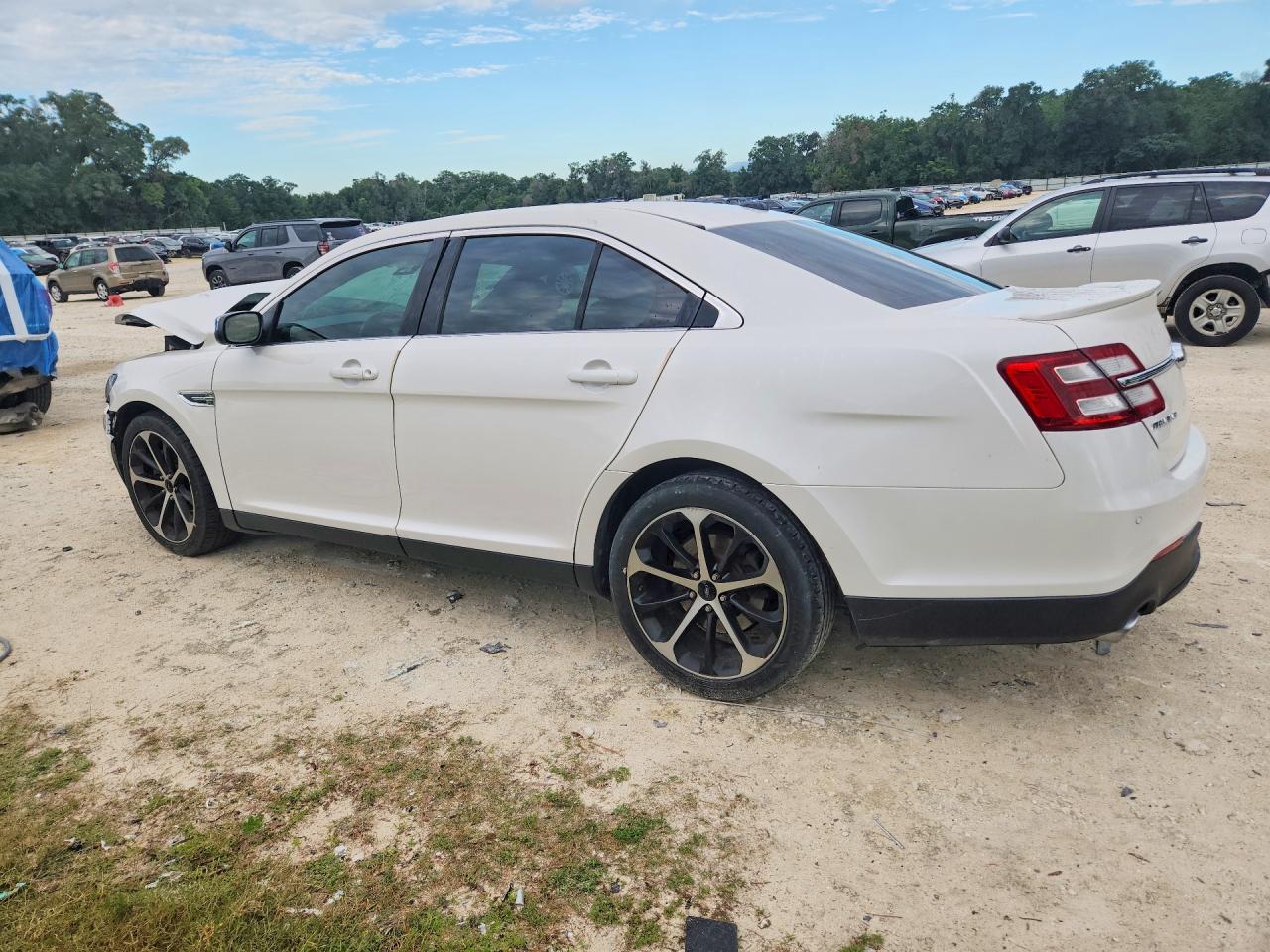 2015 Ford Taurus Limited White vin: 1FAHP2F8XFG138867