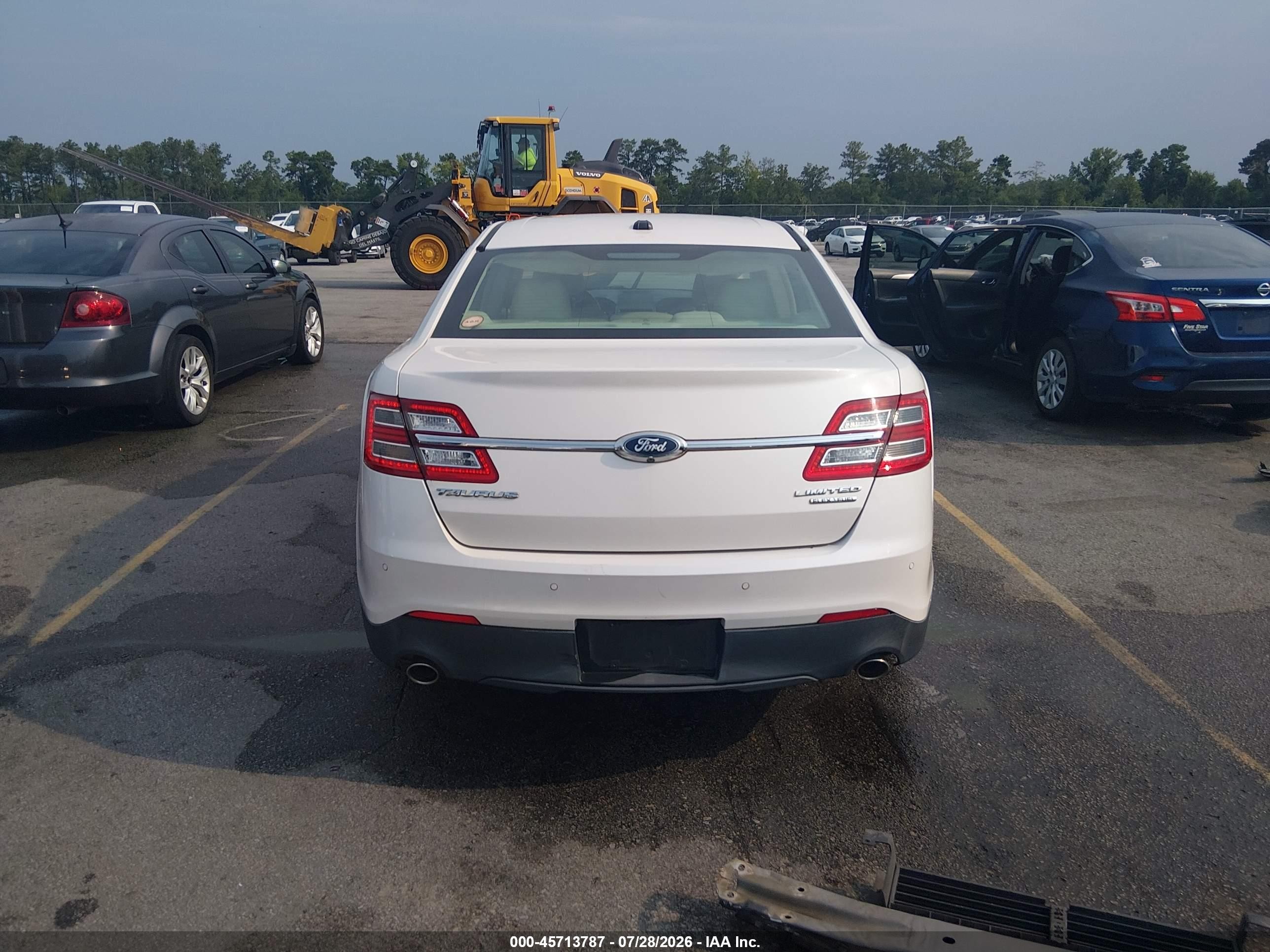 2015 Ford Taurus Limited White vin: 1FAHP2F8XFG171111