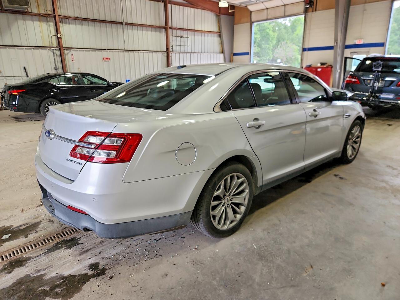 2015 Ford Taurus Limited Silver vin: 1FAHP2F8XFG171951