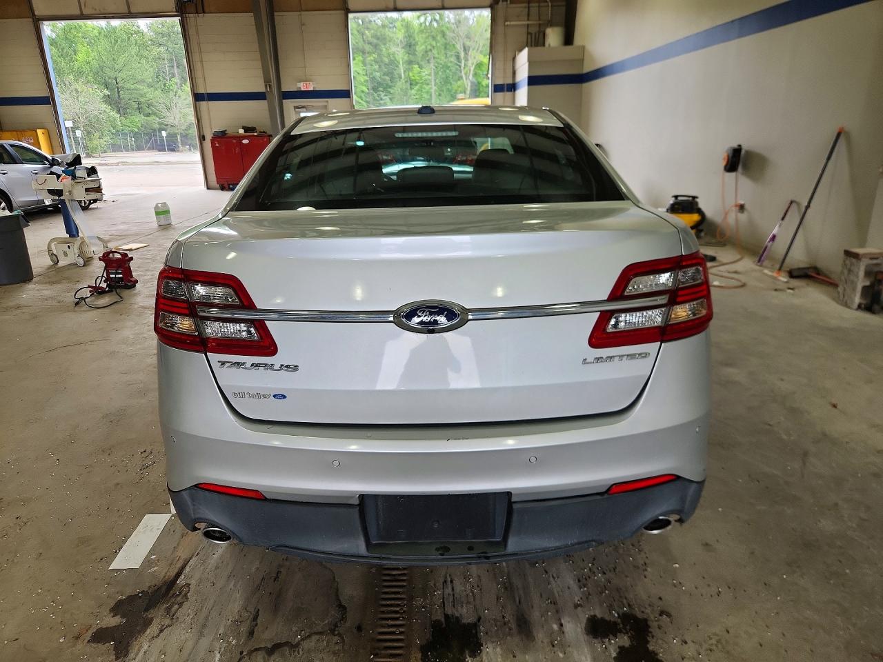 2015 Ford Taurus Limited Silver vin: 1FAHP2F8XFG171951