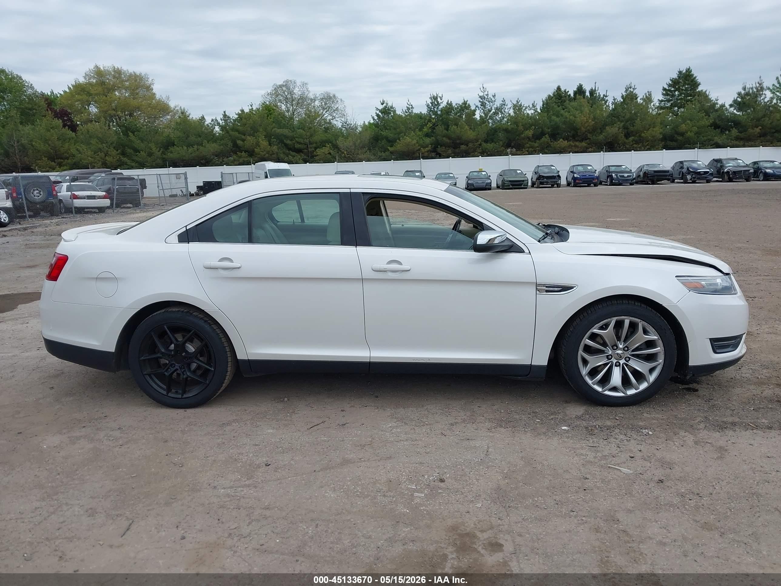 2013 Ford Taurus Limited White vin: 1FAHP2F92DG171819