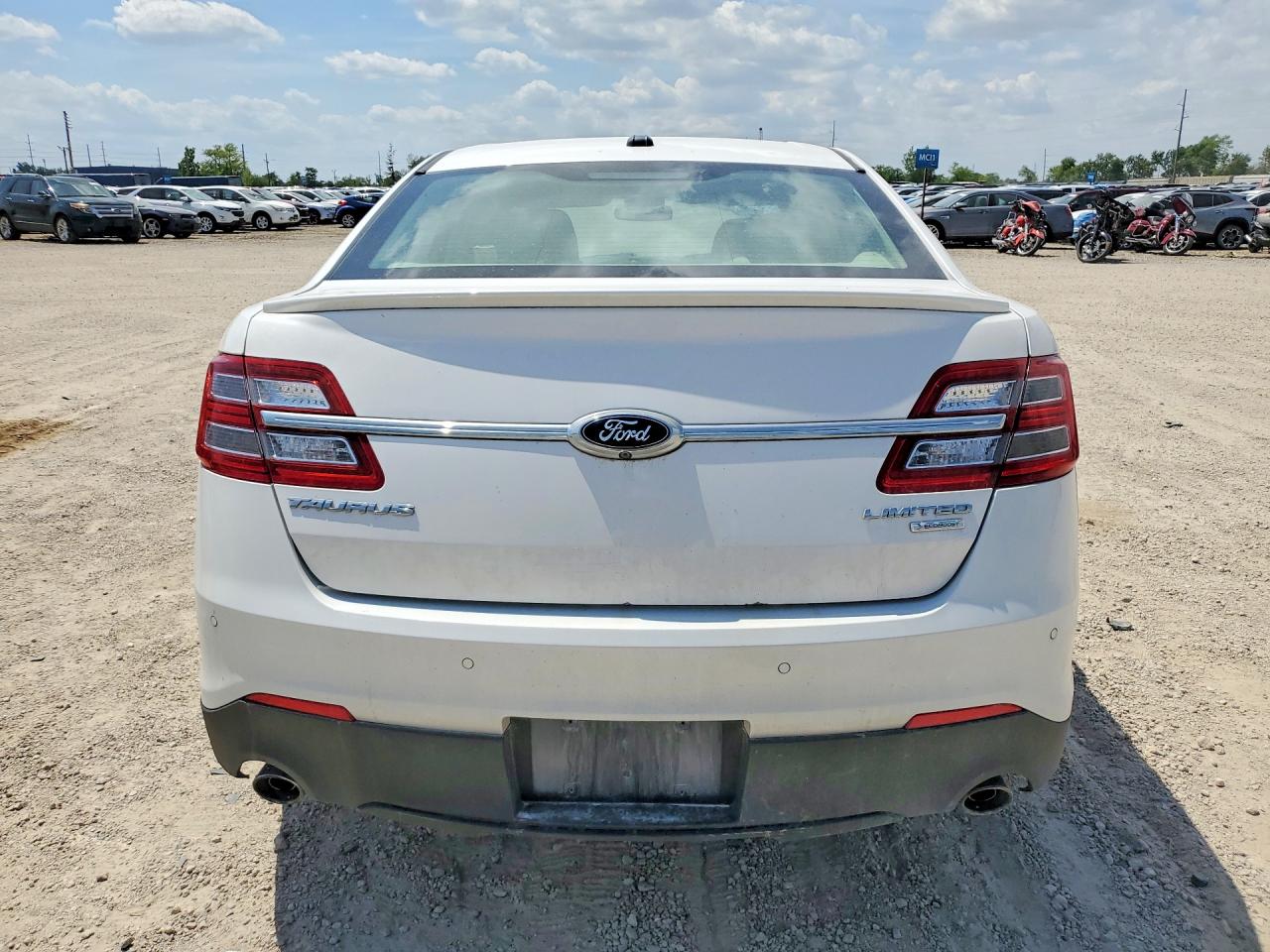 2015 Ford Taurus Limited White vin: 1FAHP2F94FG188687
