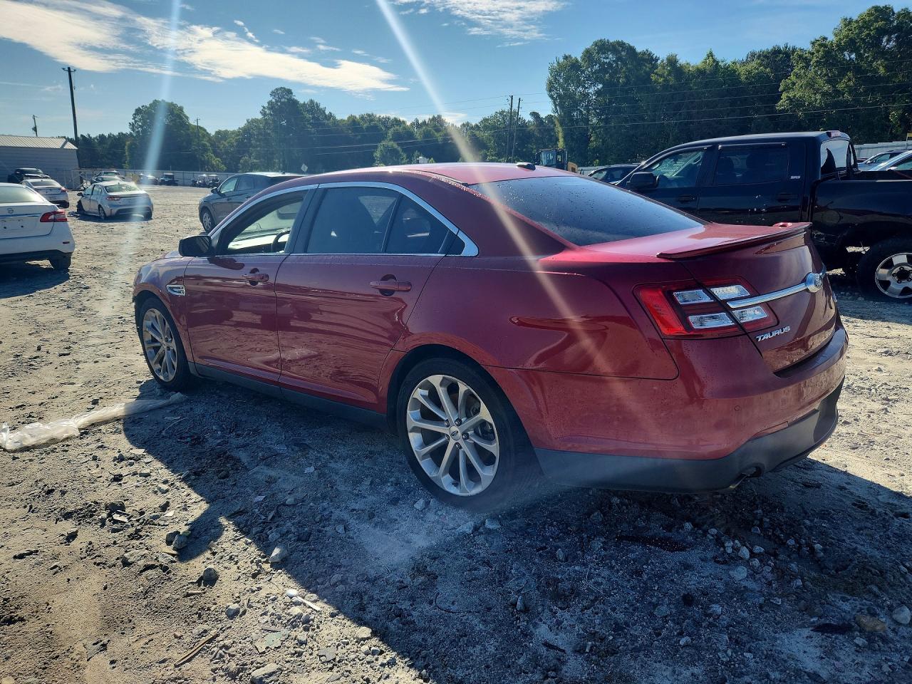 2015 Ford Taurus Limited Красный vin: 1FAHP2F98FG184268