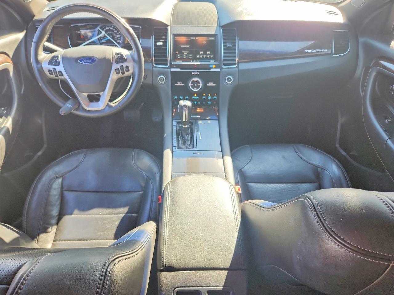 2015 Ford Taurus Limited Красный vin: 1FAHP2F98FG184268