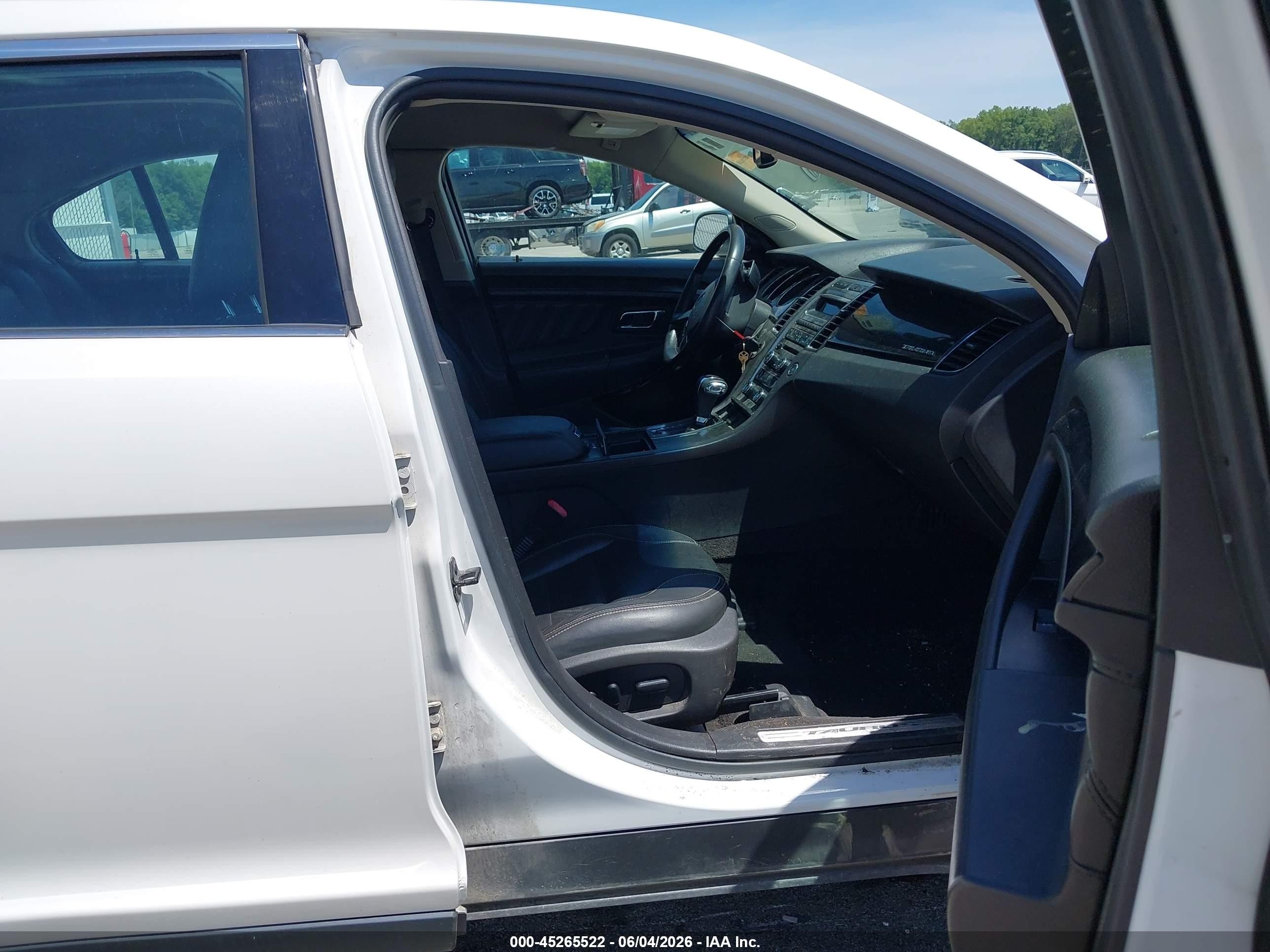 2010 Ford Taurus Limited Белый vin: 1FAHP2FW0AG145611