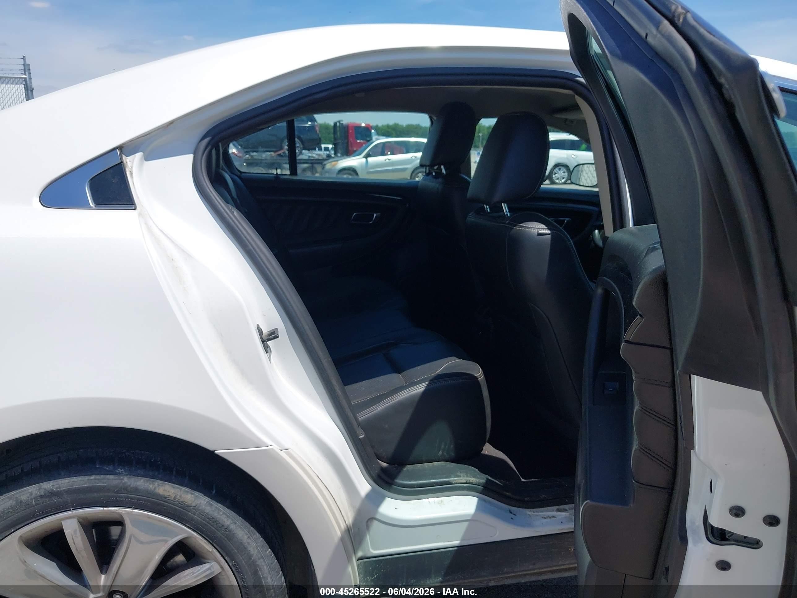 2010 Ford Taurus Limited Белый vin: 1FAHP2FW0AG145611