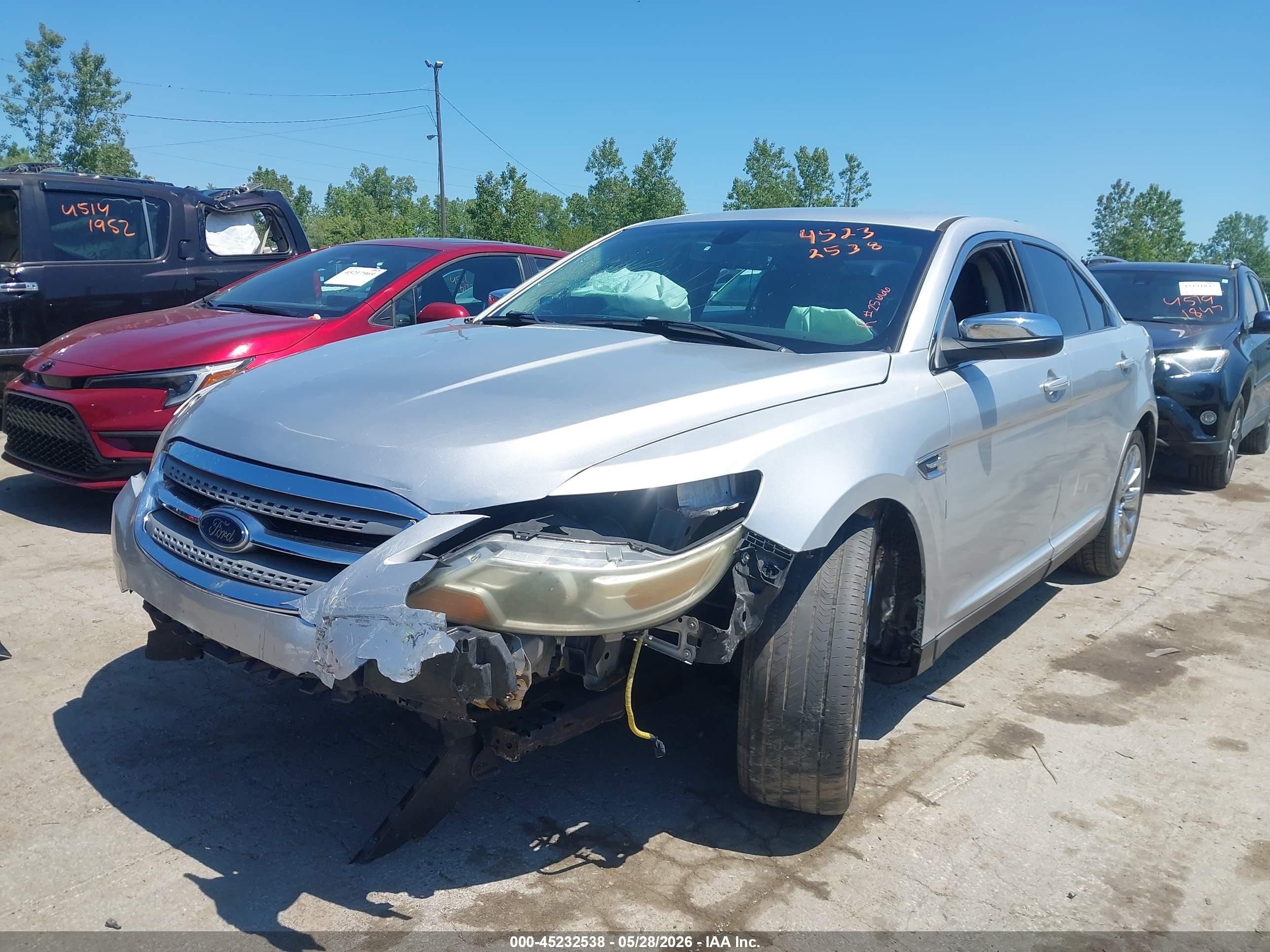 2011 Ford Taurus Limited Silver vin: 1FAHP2FW0BG189903