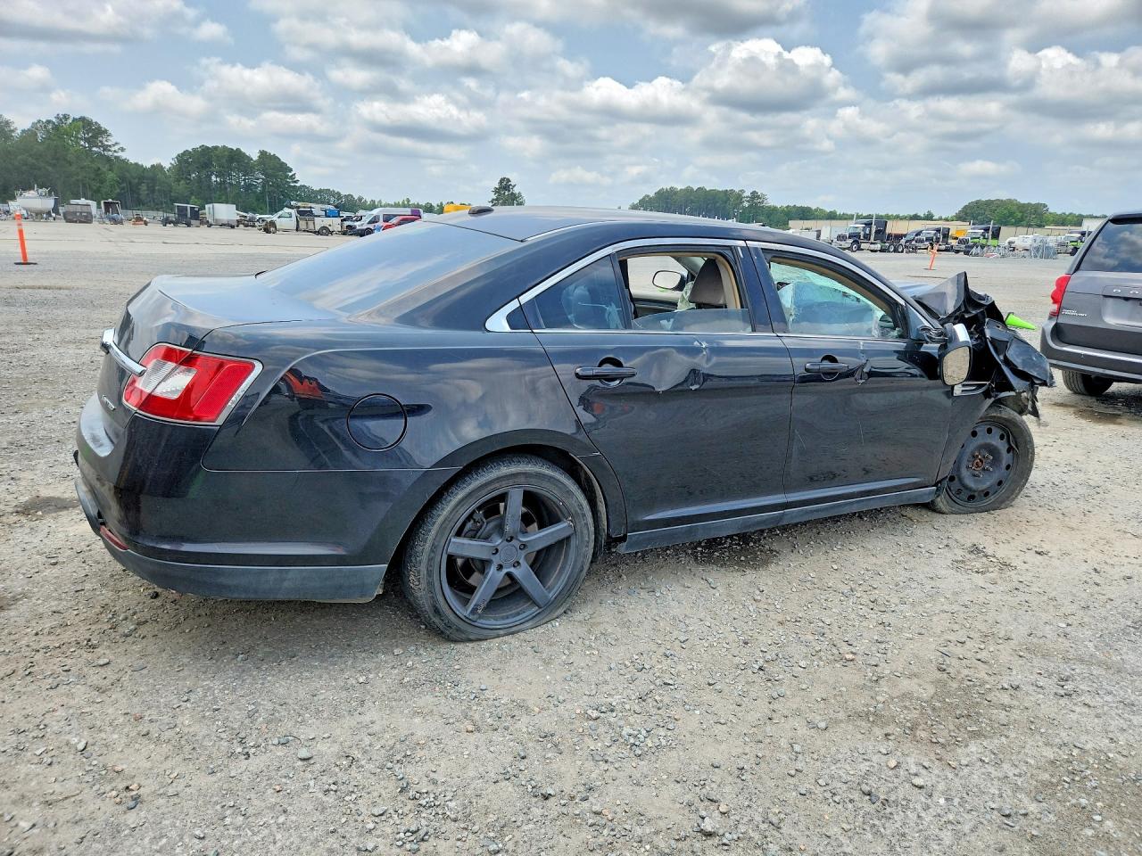 2011 Ford Taurus Limited Black vin: 1FAHP2FW1BG107340