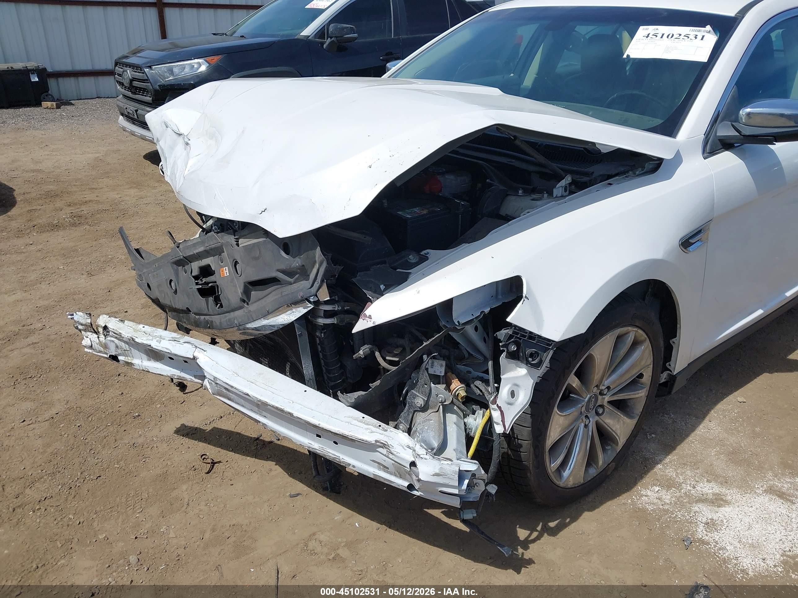 2010 Ford Taurus Limited Белый vin: 1FAHP2FW2AG151698
