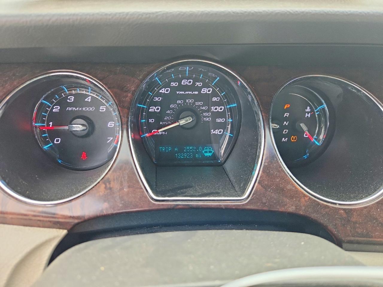 2011 Ford Taurus Limited White vin: 1FAHP2FW2BG148883