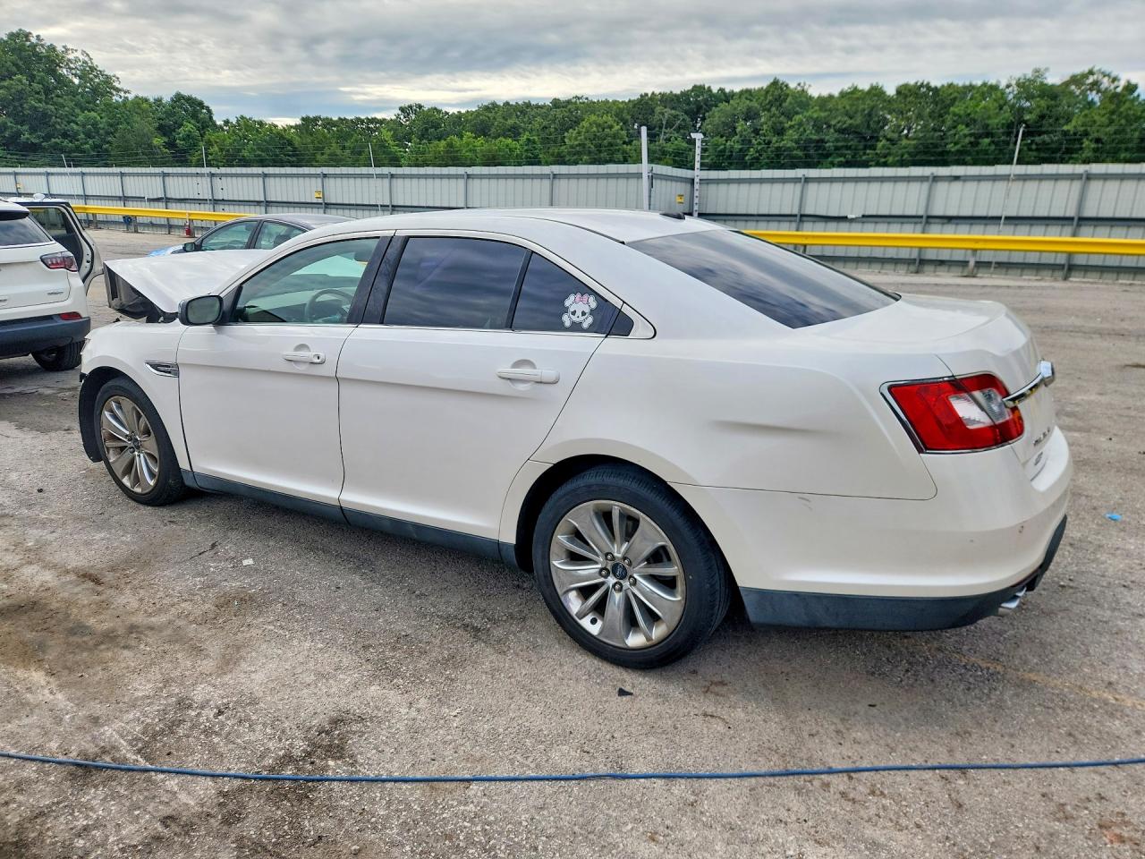 2011 Ford Taurus Limited White vin: 1FAHP2FW2BG148883