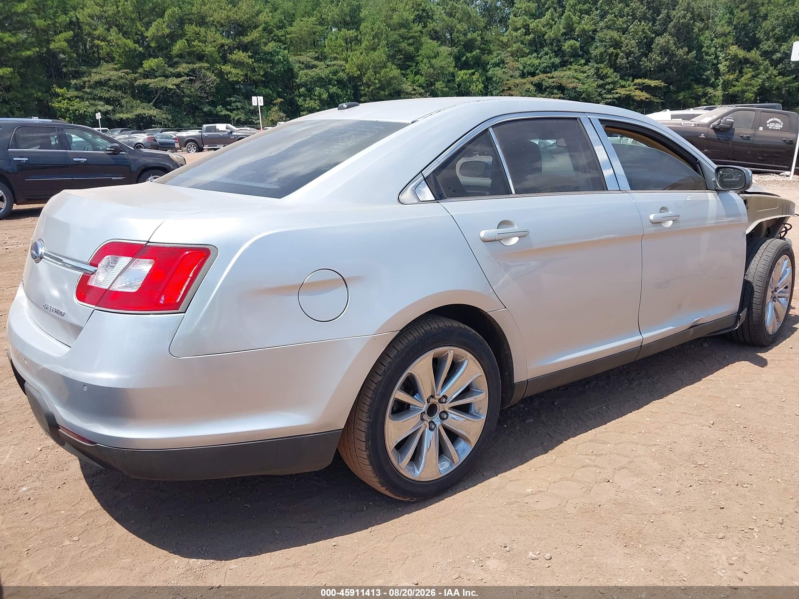 2010 Ford Taurus Limited Серебряный vin: 1FAHP2FW3AG110013