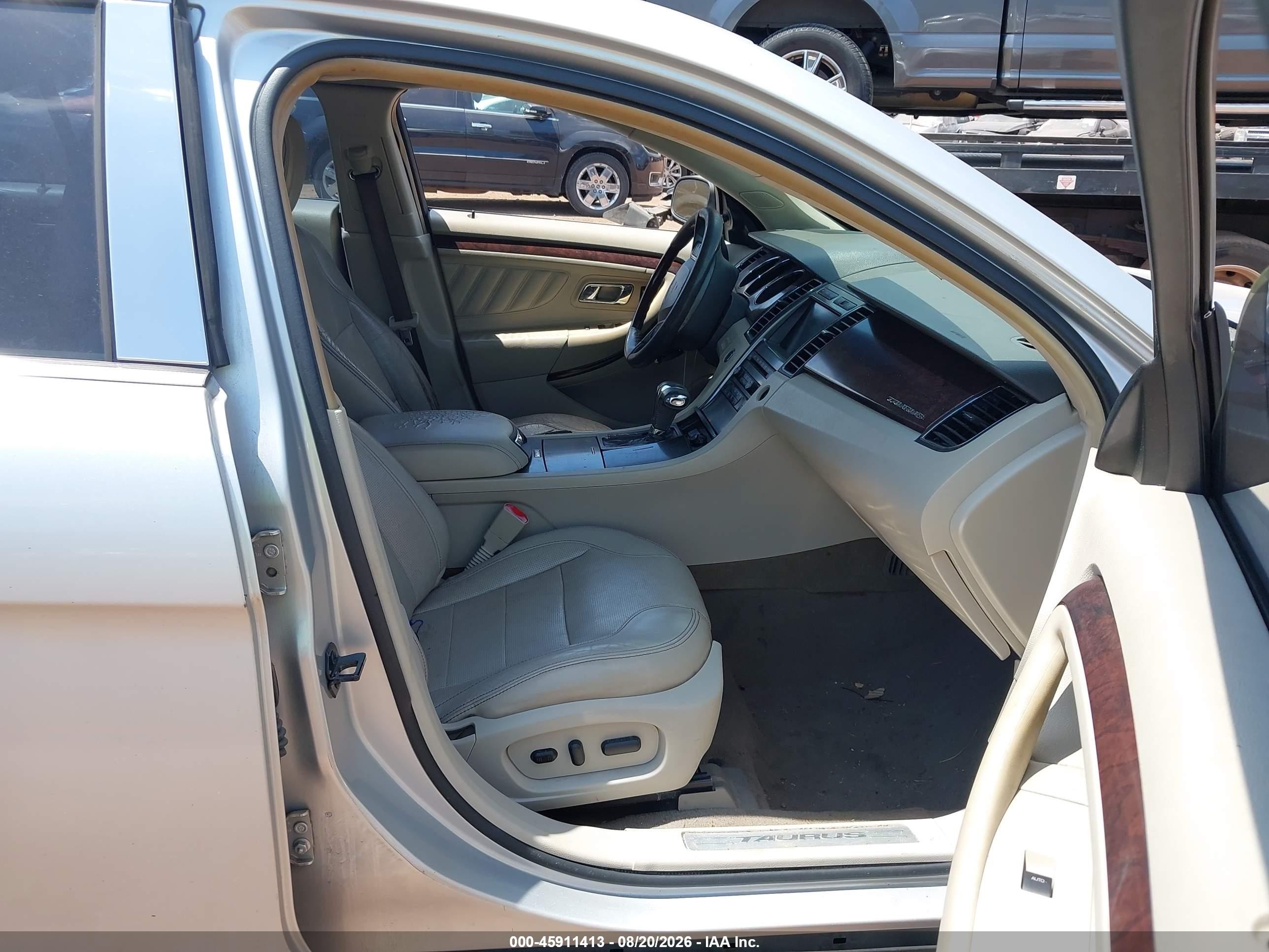 2010 Ford Taurus Limited Серебряный vin: 1FAHP2FW3AG110013