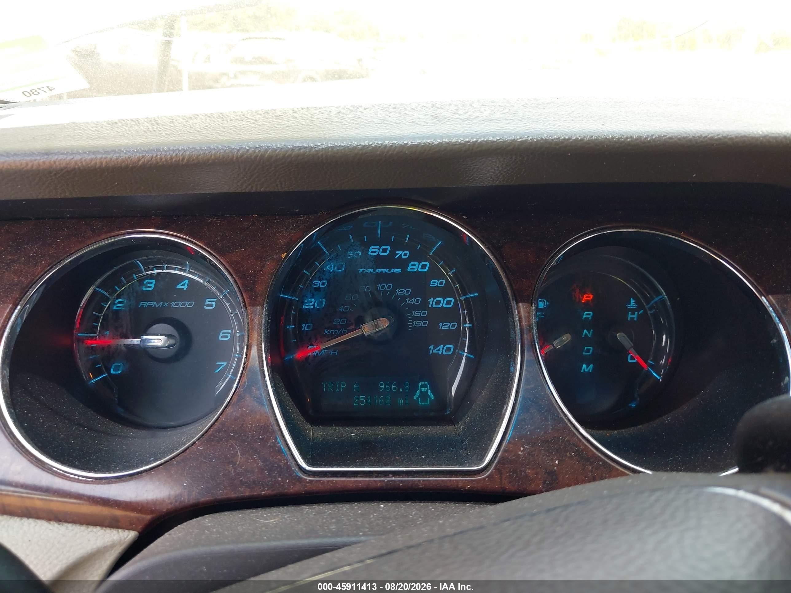 2010 Ford Taurus Limited Серебряный vin: 1FAHP2FW3AG110013