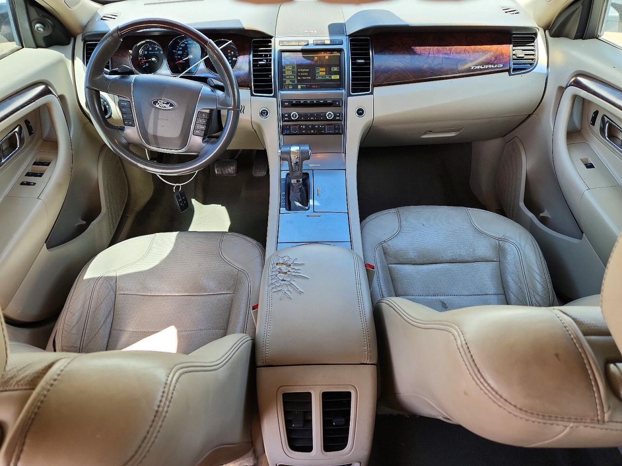 2010 Ford Taurus Limited White vin: 1FAHP2FW3AG126020