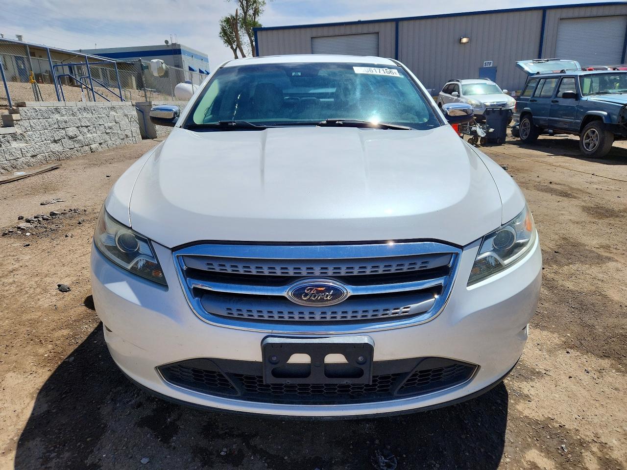 2010 Ford Taurus Limited White vin: 1FAHP2FW3AG126020