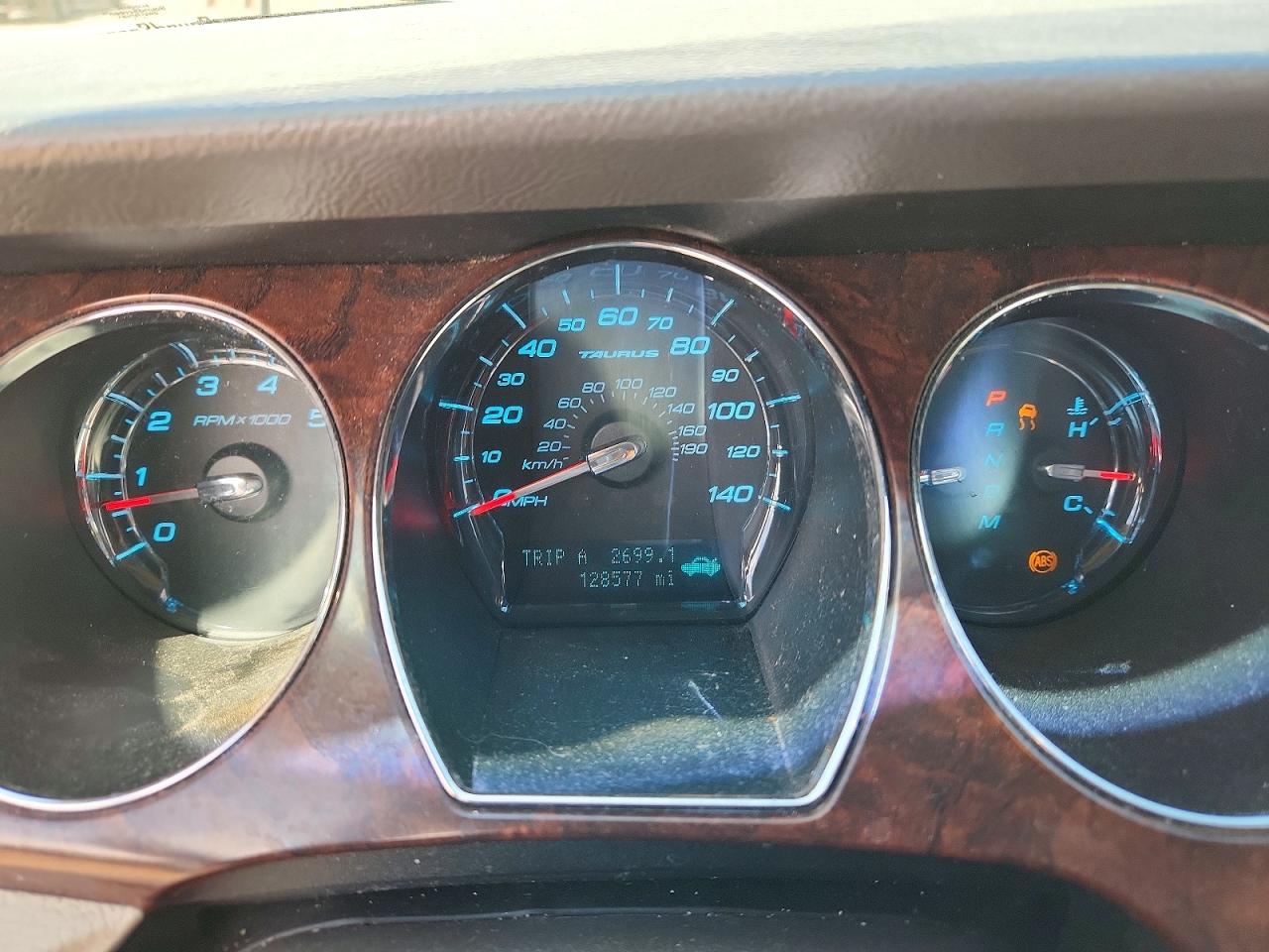 2010 Ford Taurus Limited White vin: 1FAHP2FW3AG126020