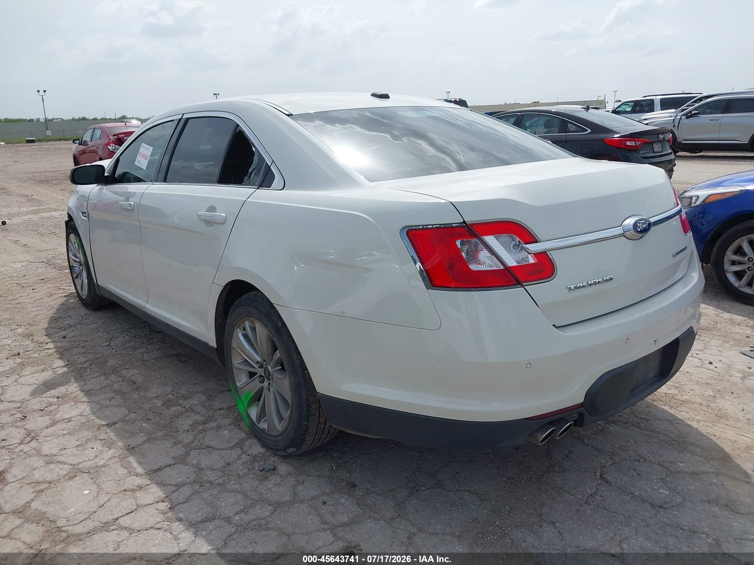2010 Ford Taurus Limited White vin: 1FAHP2FW3AG166033