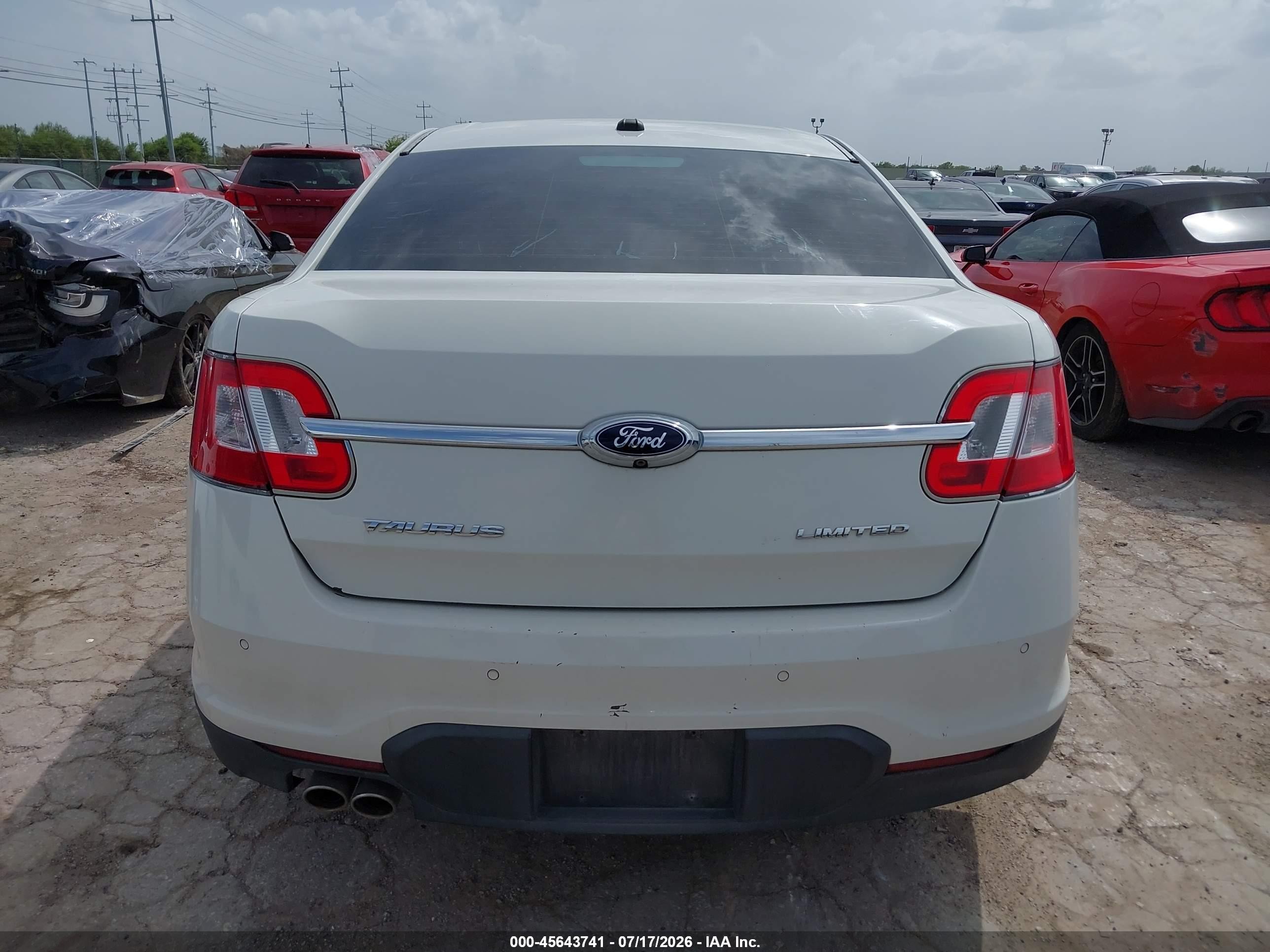 2010 Ford Taurus Limited White vin: 1FAHP2FW3AG166033